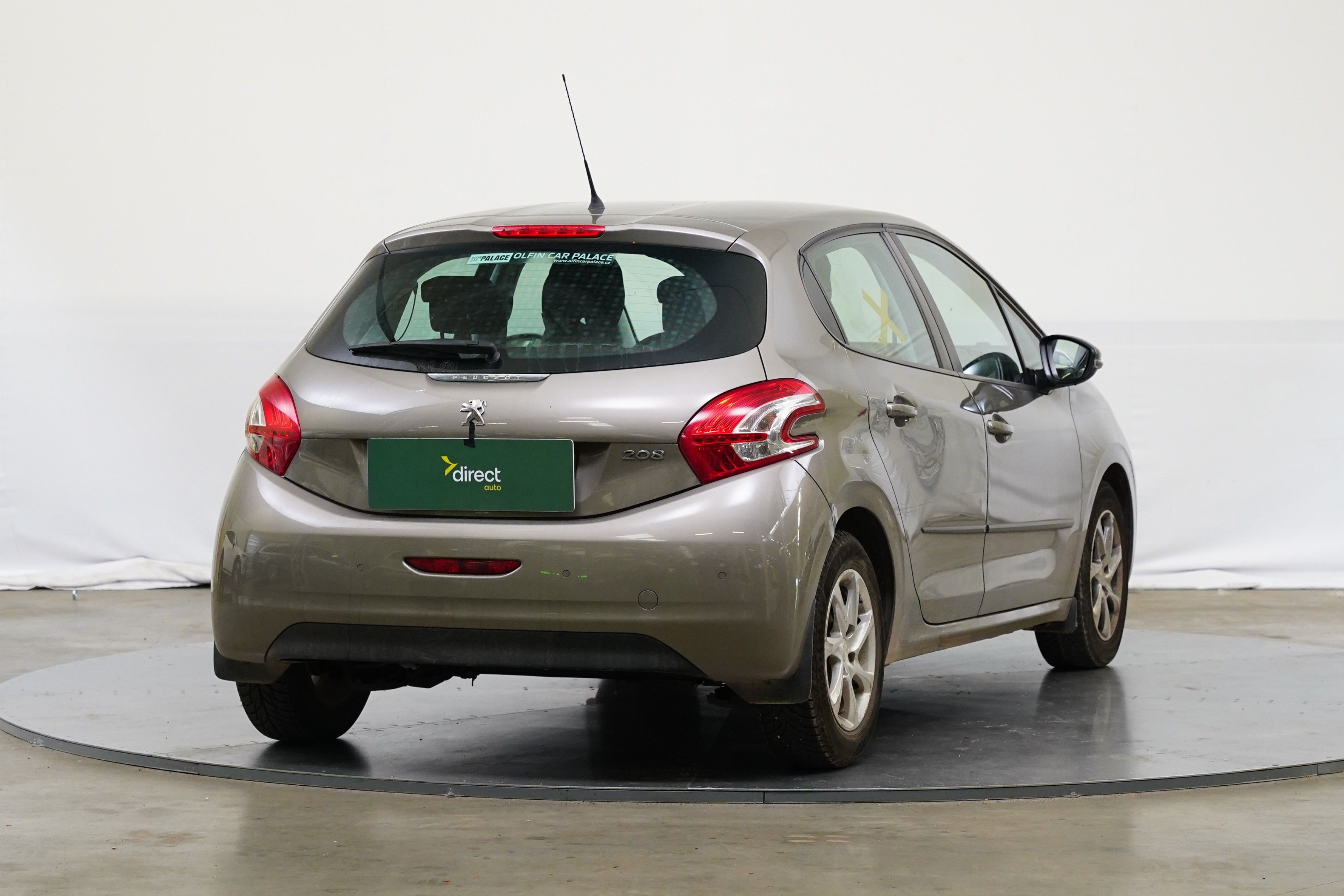 Peugeot 208, 1.2i 60 kW - fotka 2