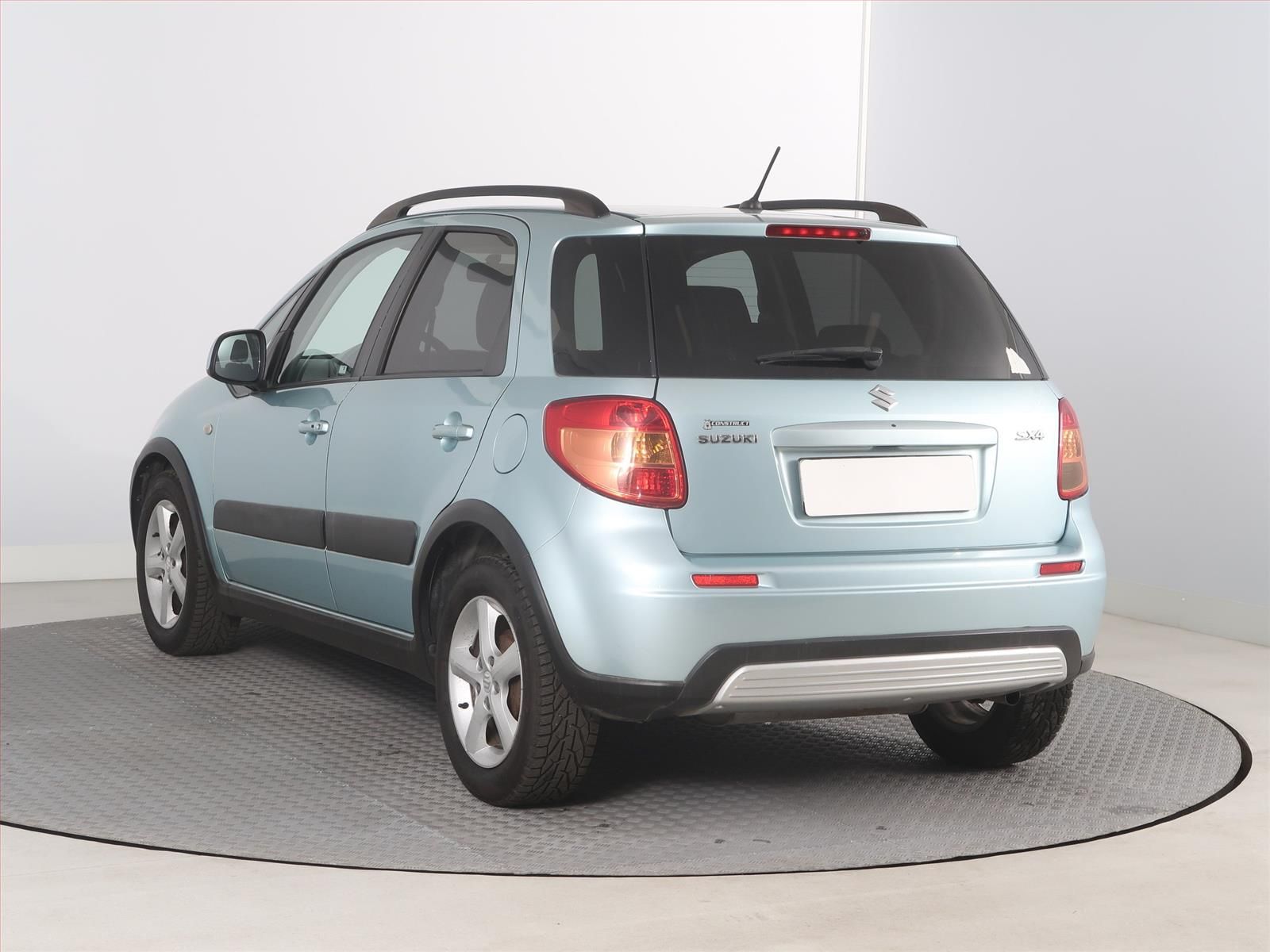 Suzuki SX4, 1.6 VVT, ČR,1.maj - fotka 4