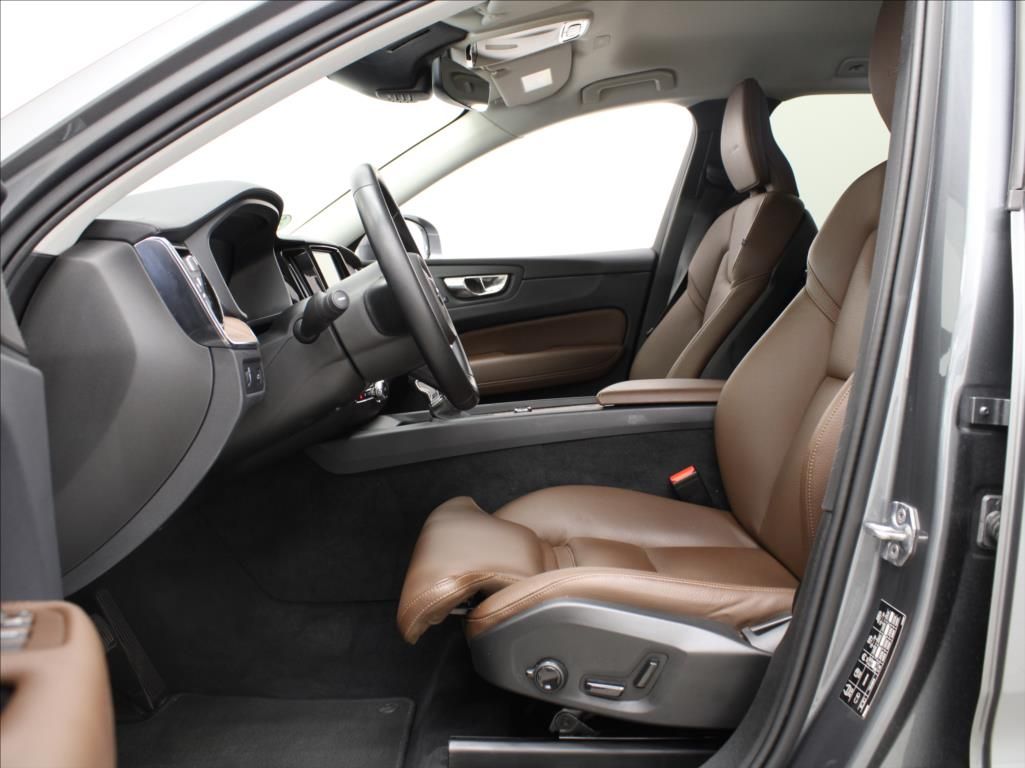 Volvo XC60, 2,0 D4 AWD Polestar 51 440km! - fotka 6