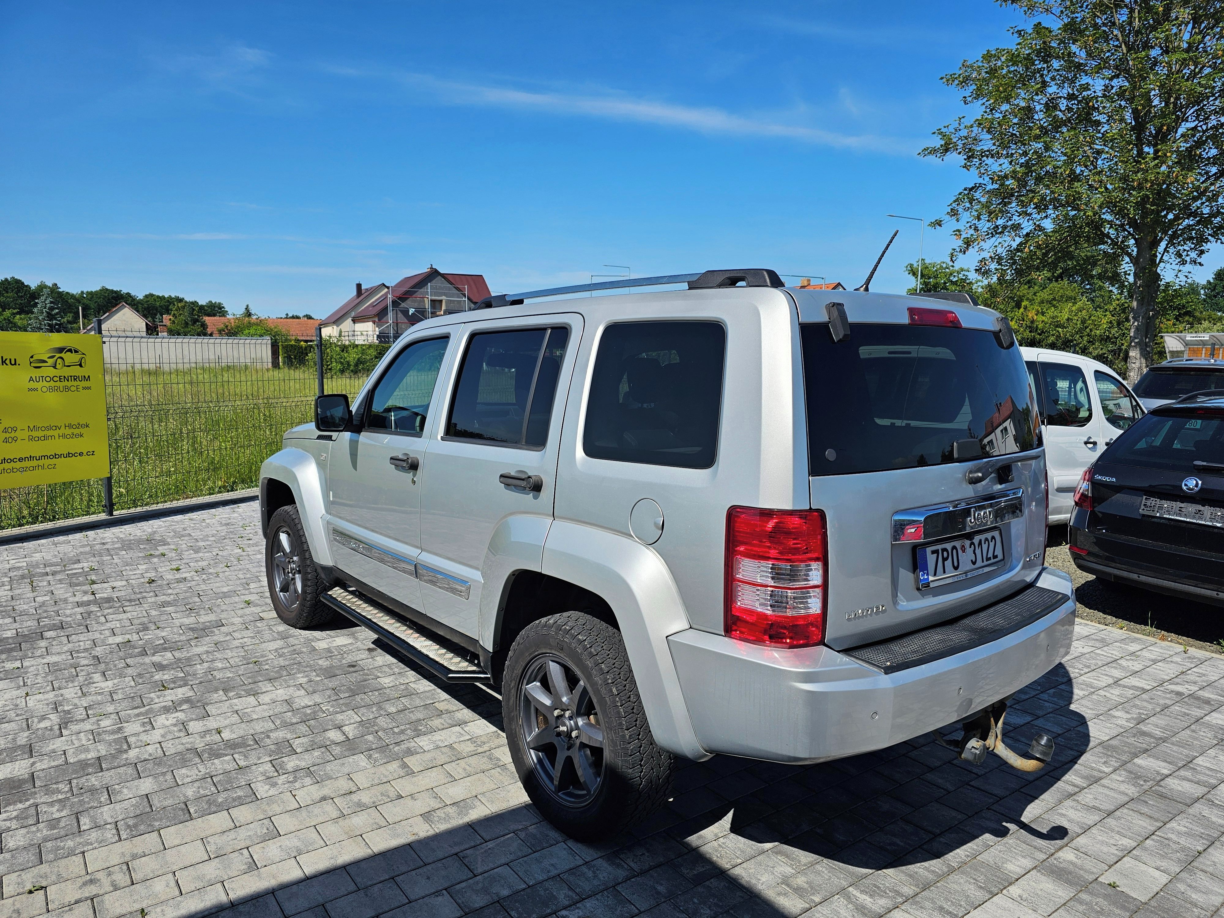 Jeep Cherokee, 2.8 CRD,nezávislé top.tažné za - fotka 6
