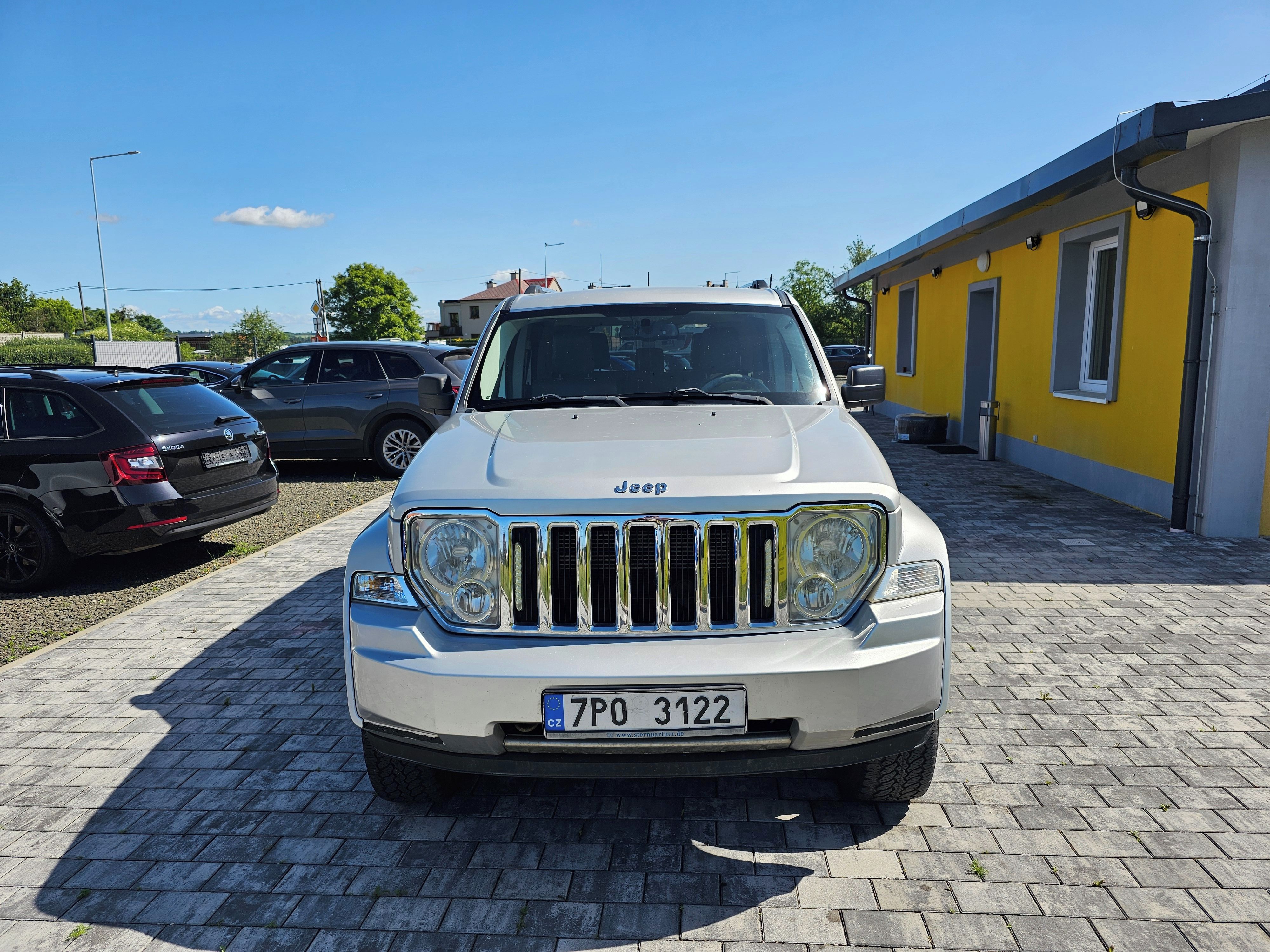 Jeep Cherokee, 2.8 CRD,nezávislé top.tažné za - fotka 2