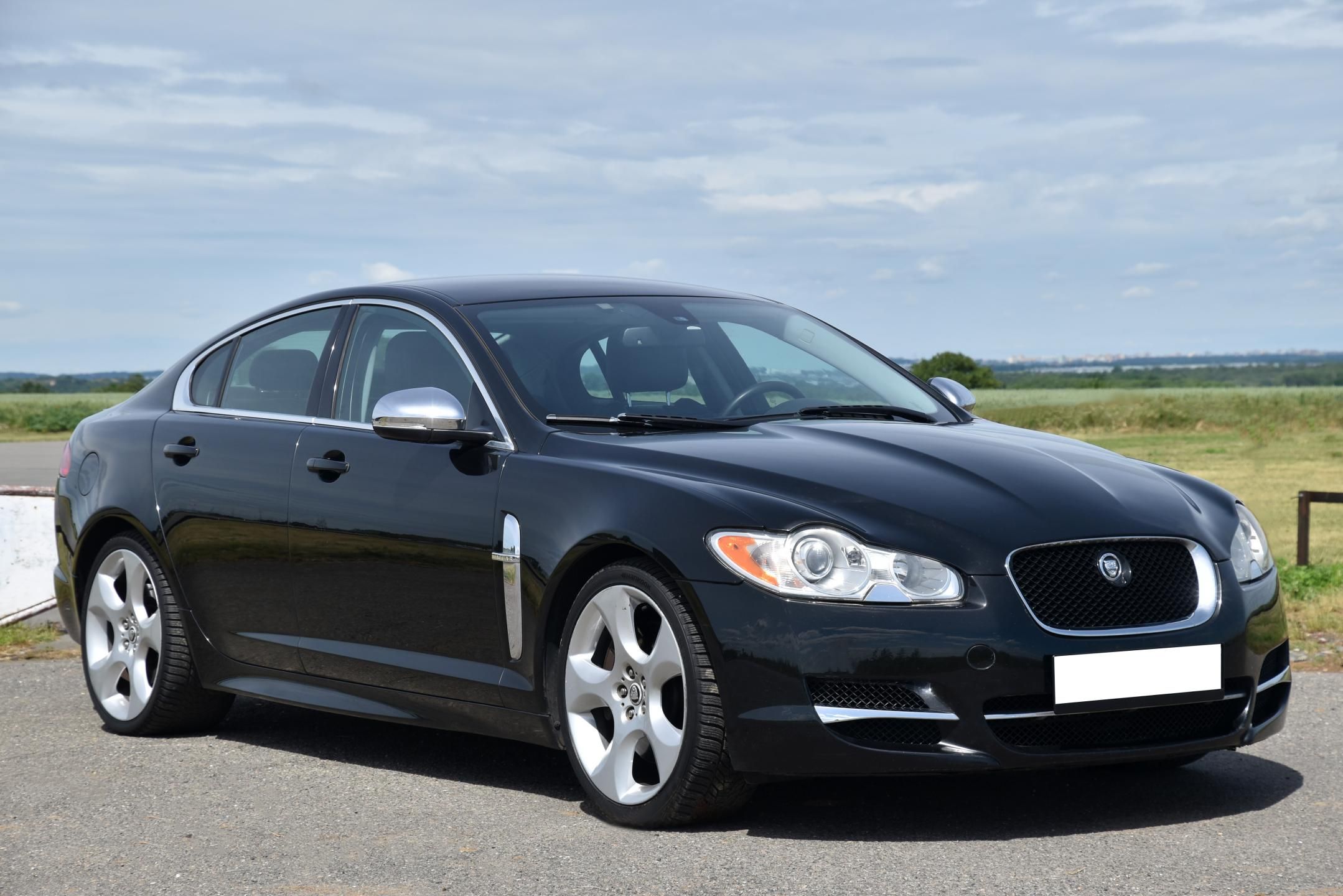 Jaguar XF, 3.0 V6 S 202 kW A/T,XENON,NAVI - fotka 6