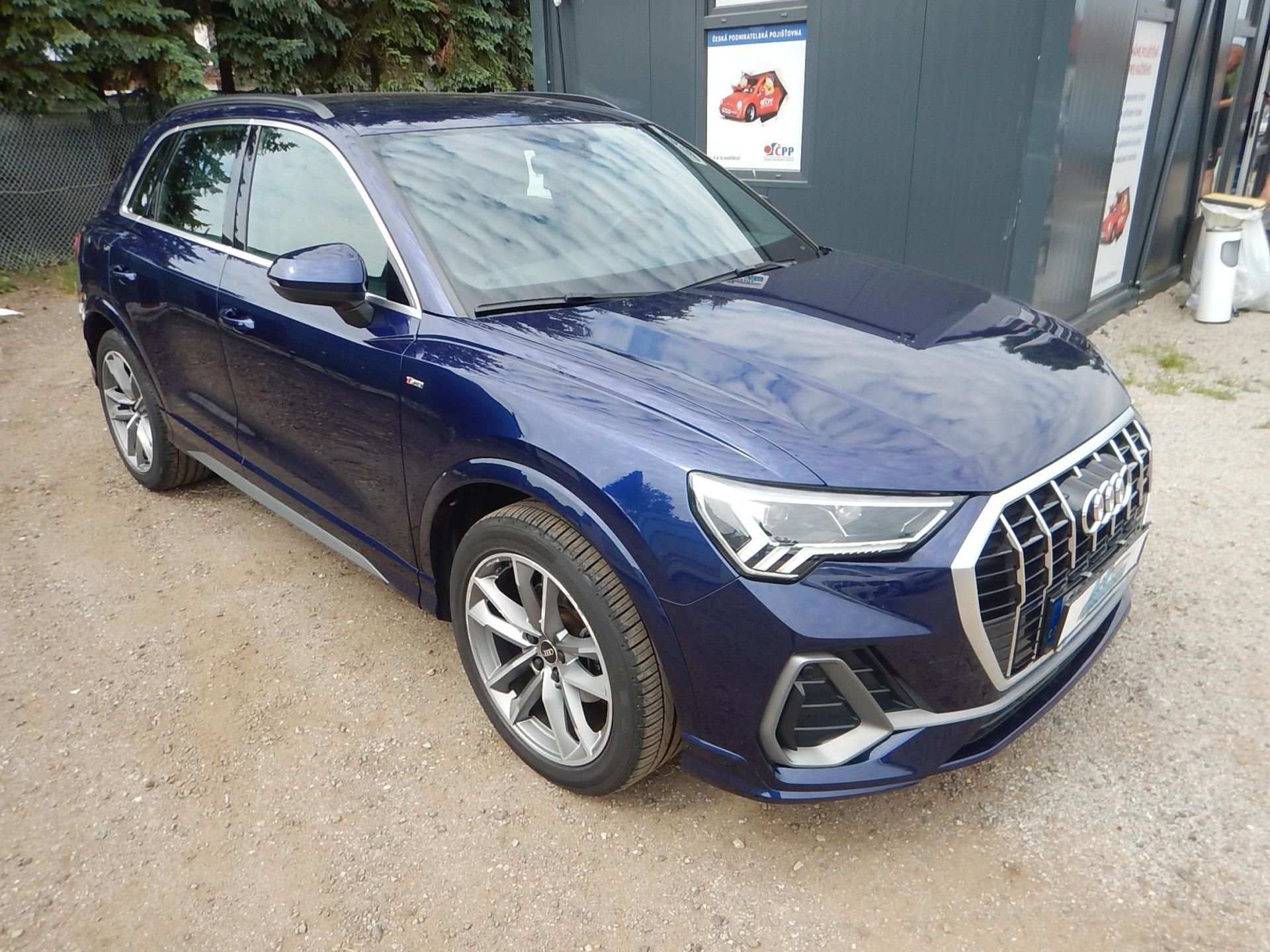 Audi Q3, S-LINE 1.5 TFSI, ČR, DSG - fotka 4