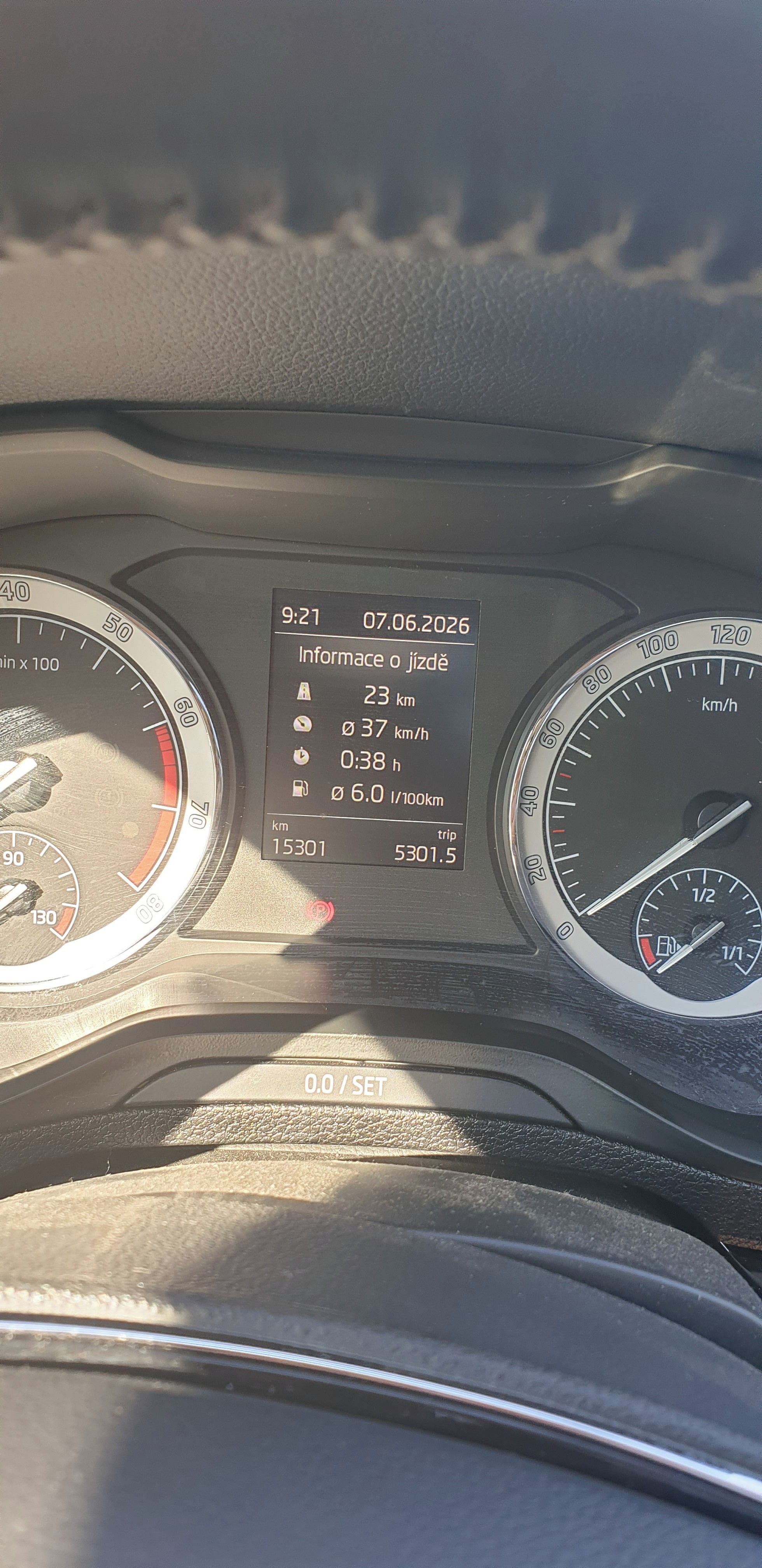 Škoda Karoq, 1,5 tsi Style - fotka 5