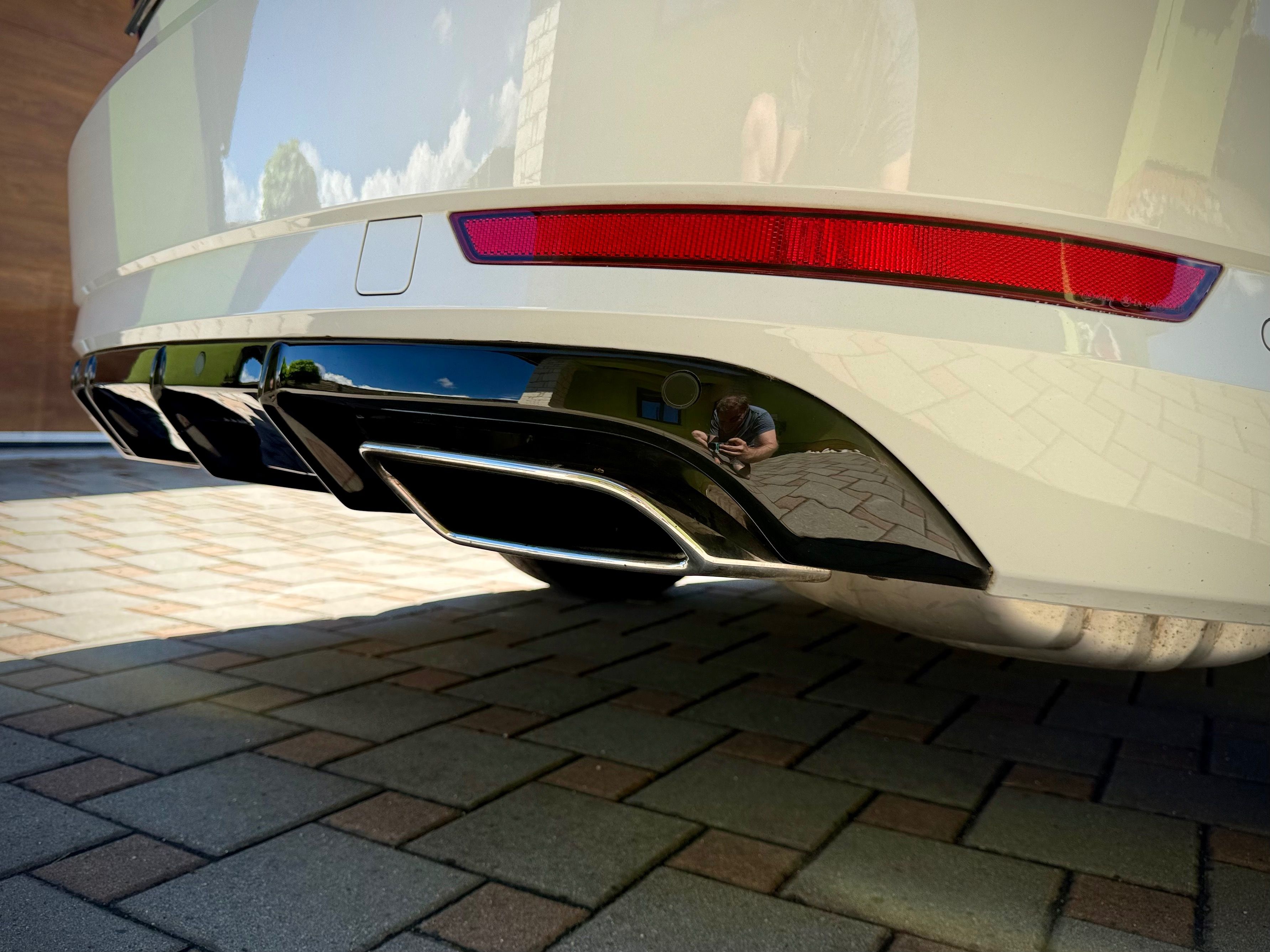 Škoda Superb, Sportline 4x4 2.0TSI 206kW - fotka 3