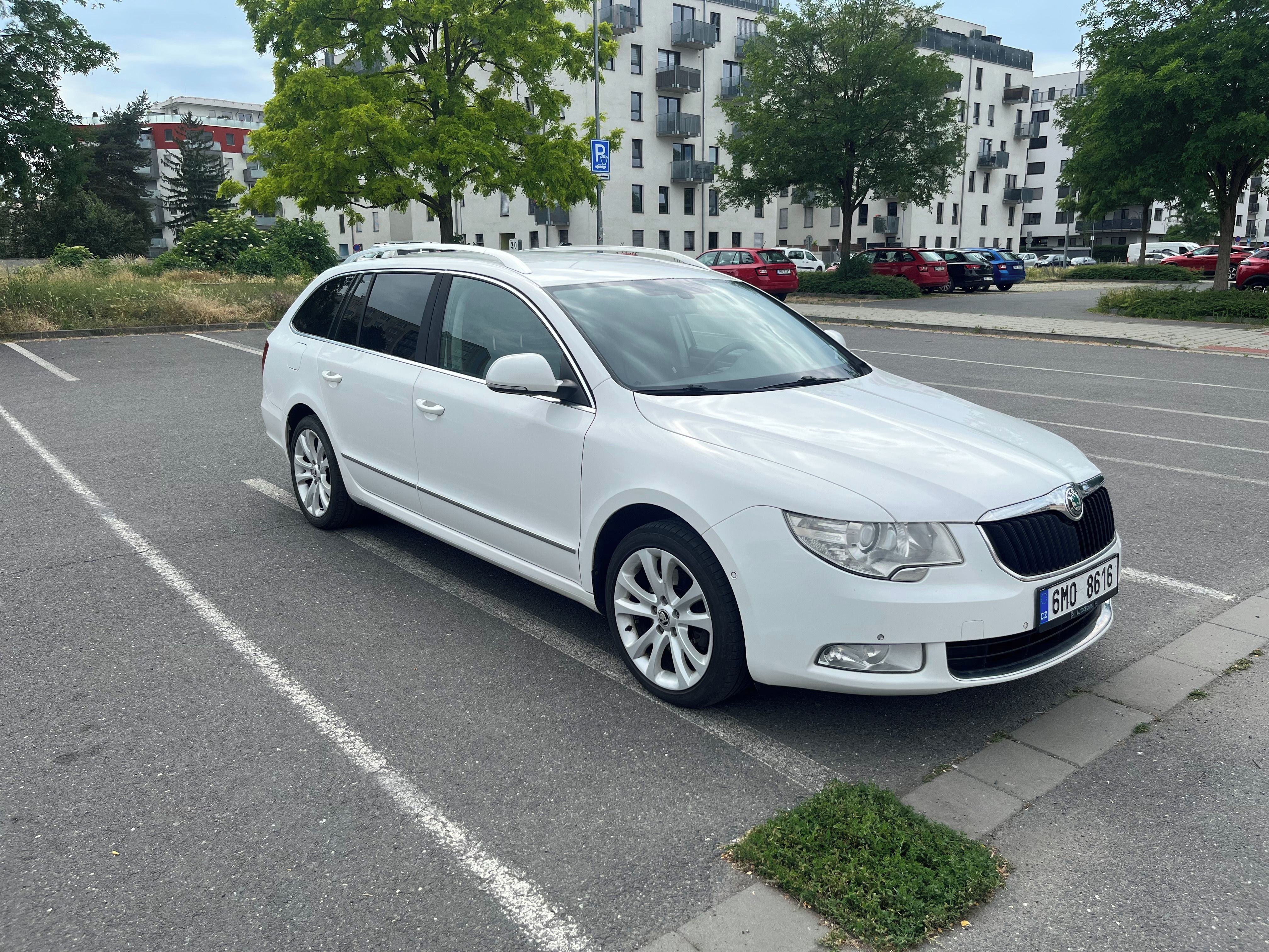 Škoda Superb, 2,0 TDI, 2013 - servisováno - fotka 4