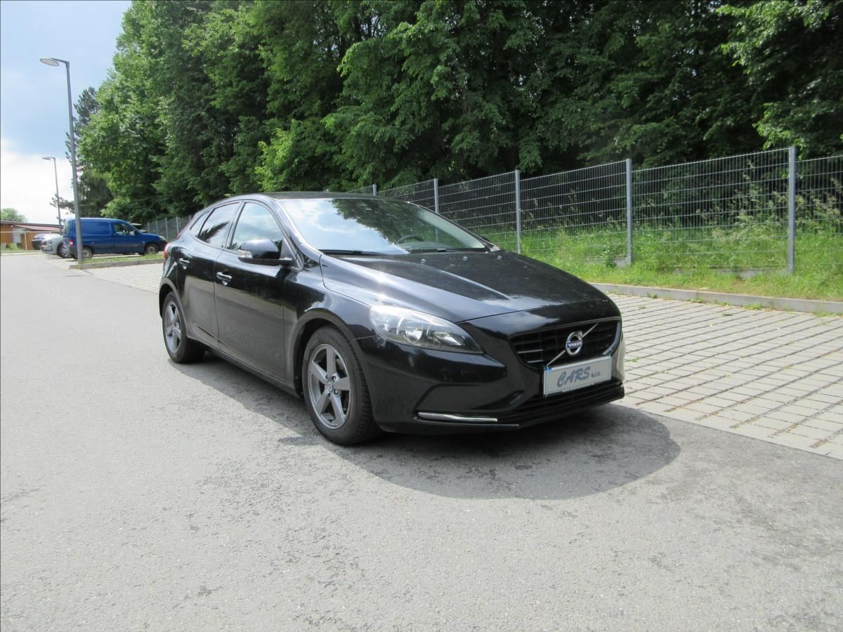 Volvo V40, 1,6 D D2, 84Kw, Klima, park.sy - fotka 5