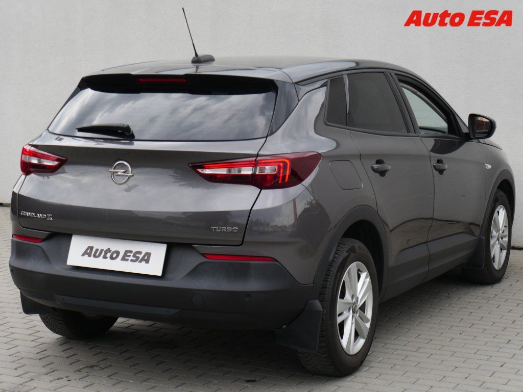 Opel Grandland X, 1.2 PT,ČR,autoAC - fotka 4
