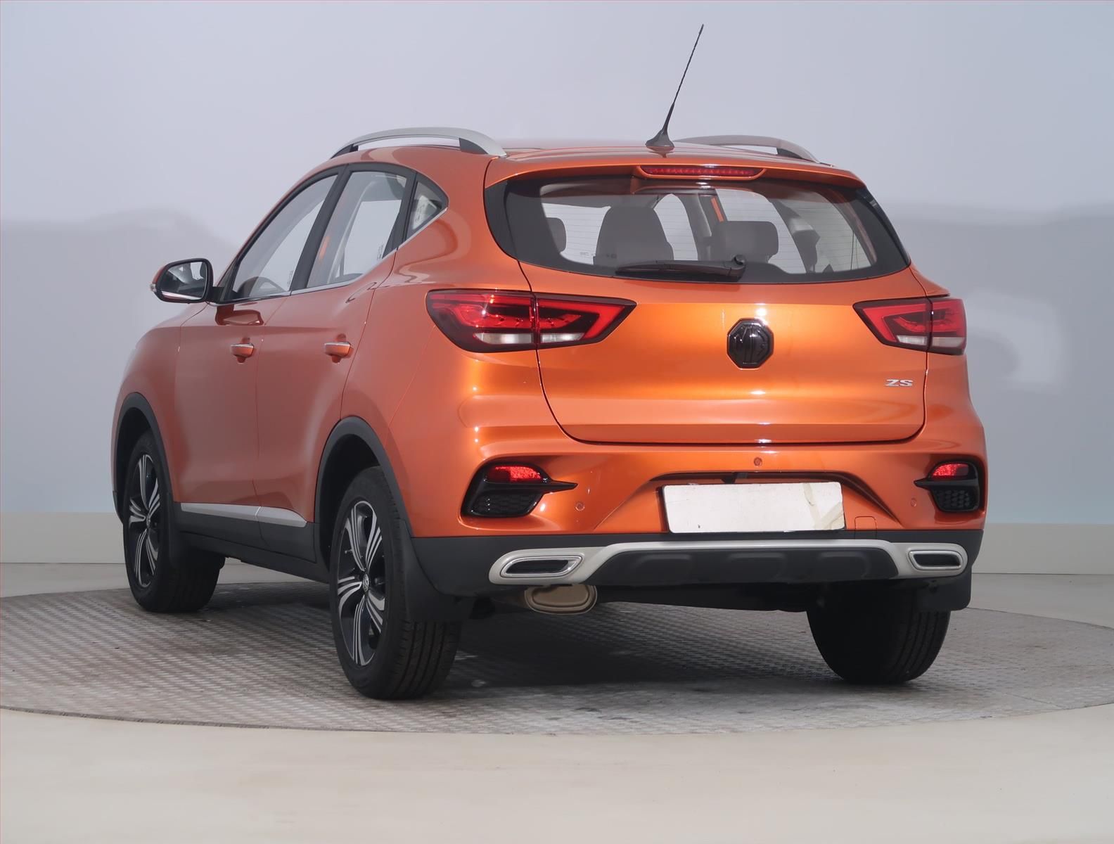 MG ZS, 1.5, Essential Plus, ČR,1.maj - fotka 4