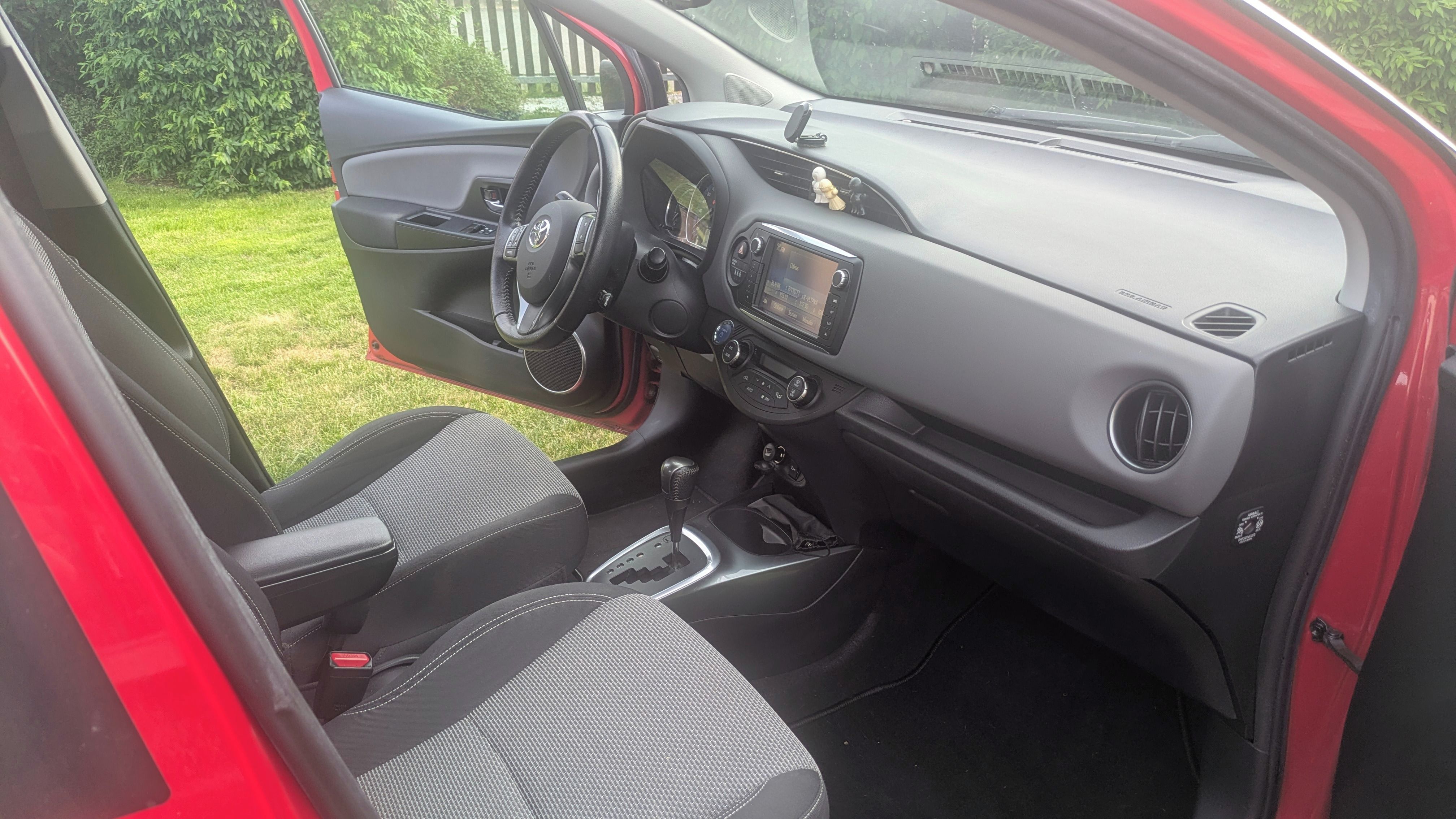 Toyota Yaris, HYBRID - fotka 6