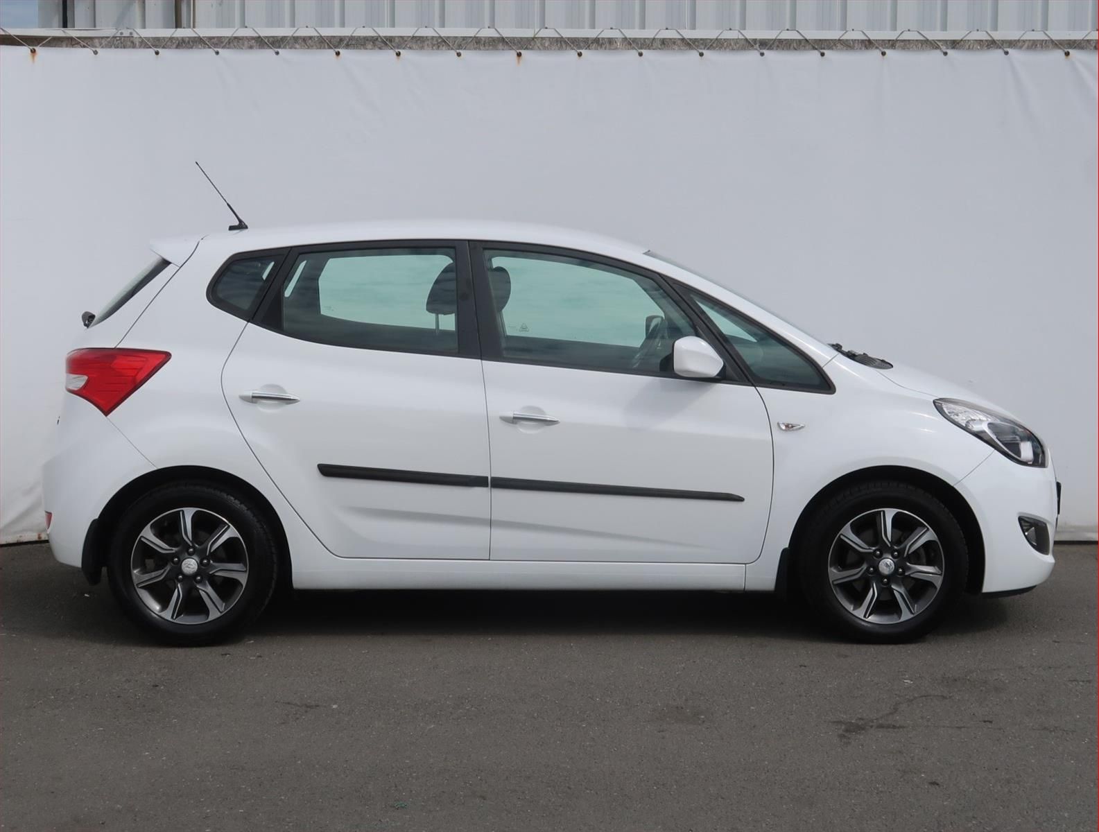 Hyundai ix20, 1.6 CVVT, Serv.kniha, Tempomat - fotka 6