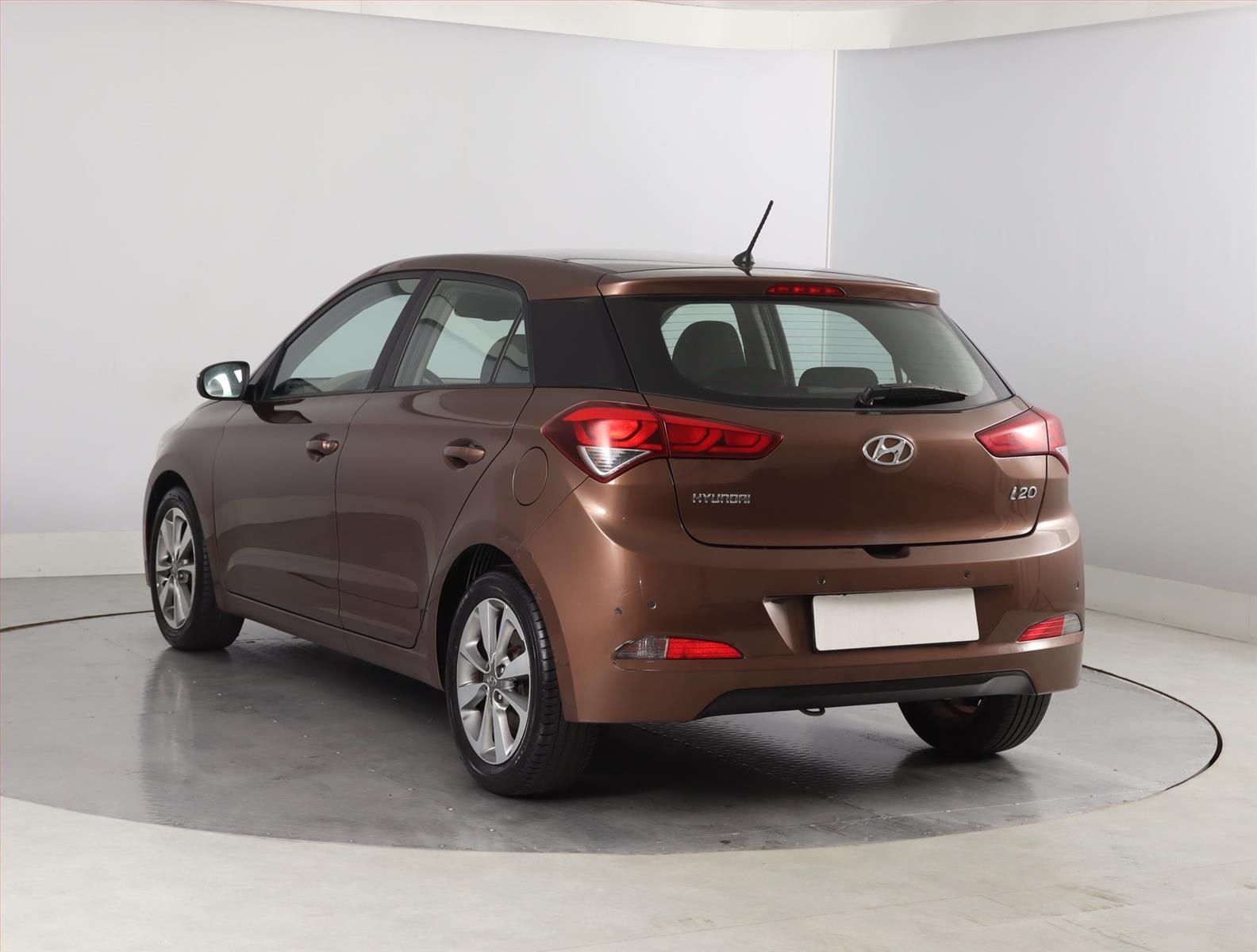 Hyundai i20, 1.2, Serv.kniha - fotka 4