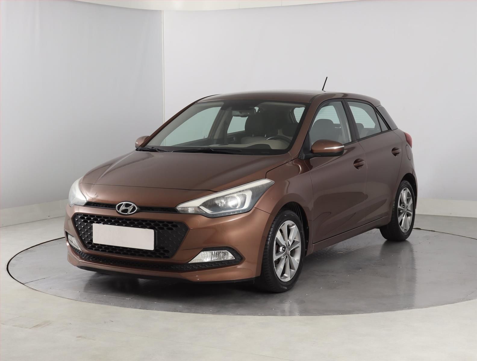 Hyundai i20, 1.2, Serv.kniha - fotka 2