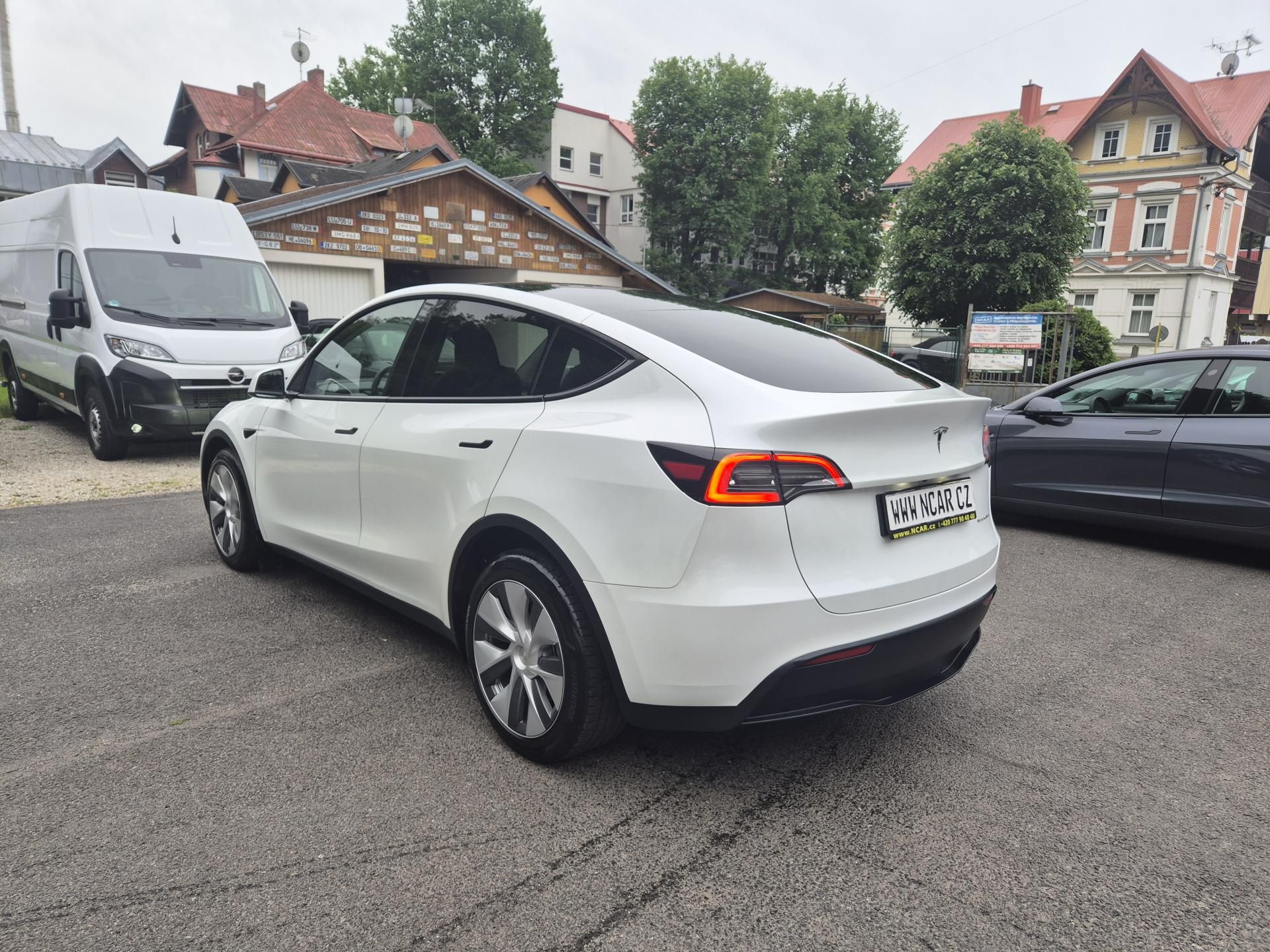 Tesla Model Y, LONG RANGE DUAL MOTOR  92% - fotka 4