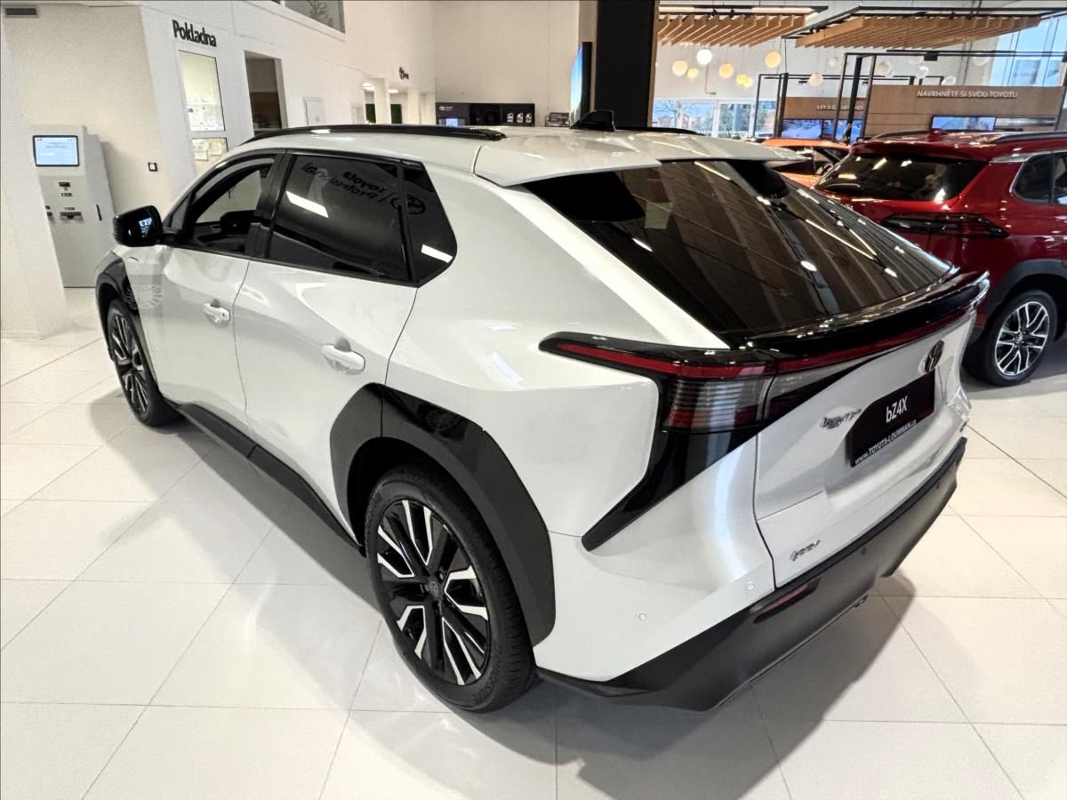 Toyota bZ4X, 4X4  Executive 73,1 kWh - fotka 5