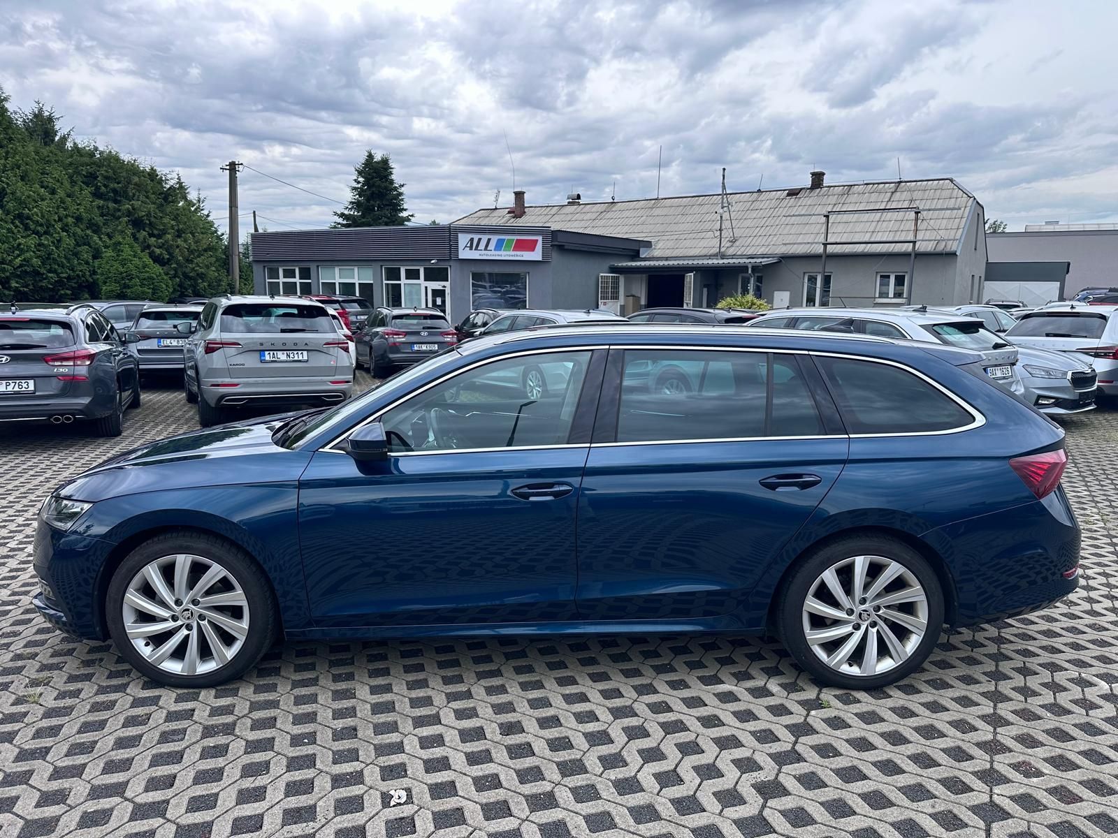 Škoda Octavia, 2,0 TDI 110kW DSG Style - fotka 6