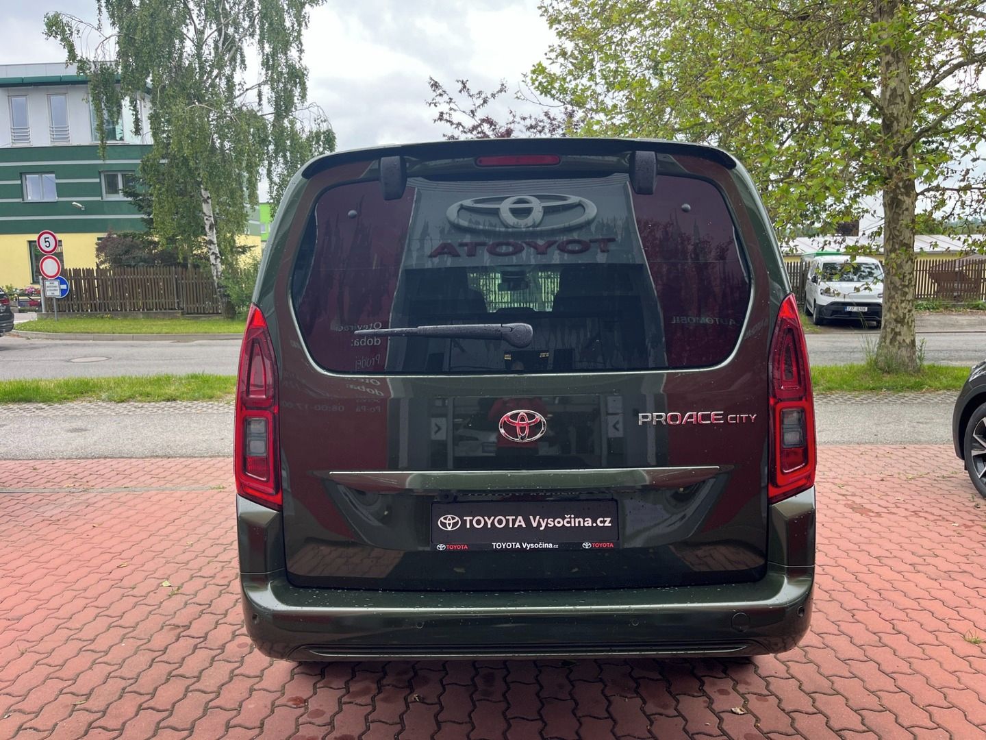 Toyota Proace City Verso, L2 - 1.5 nafta 130 koní manuál - fotka 6