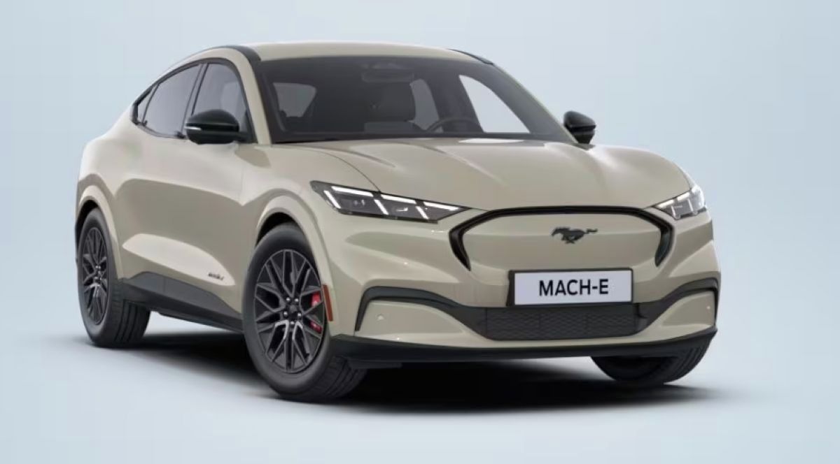 Ford Mustang Mach-E, 88kWh, Premium, PRODL. DOJEZD