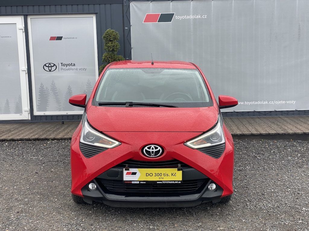 Toyota Aygo, 1.0i, ČR, X-play, automat - fotka 2