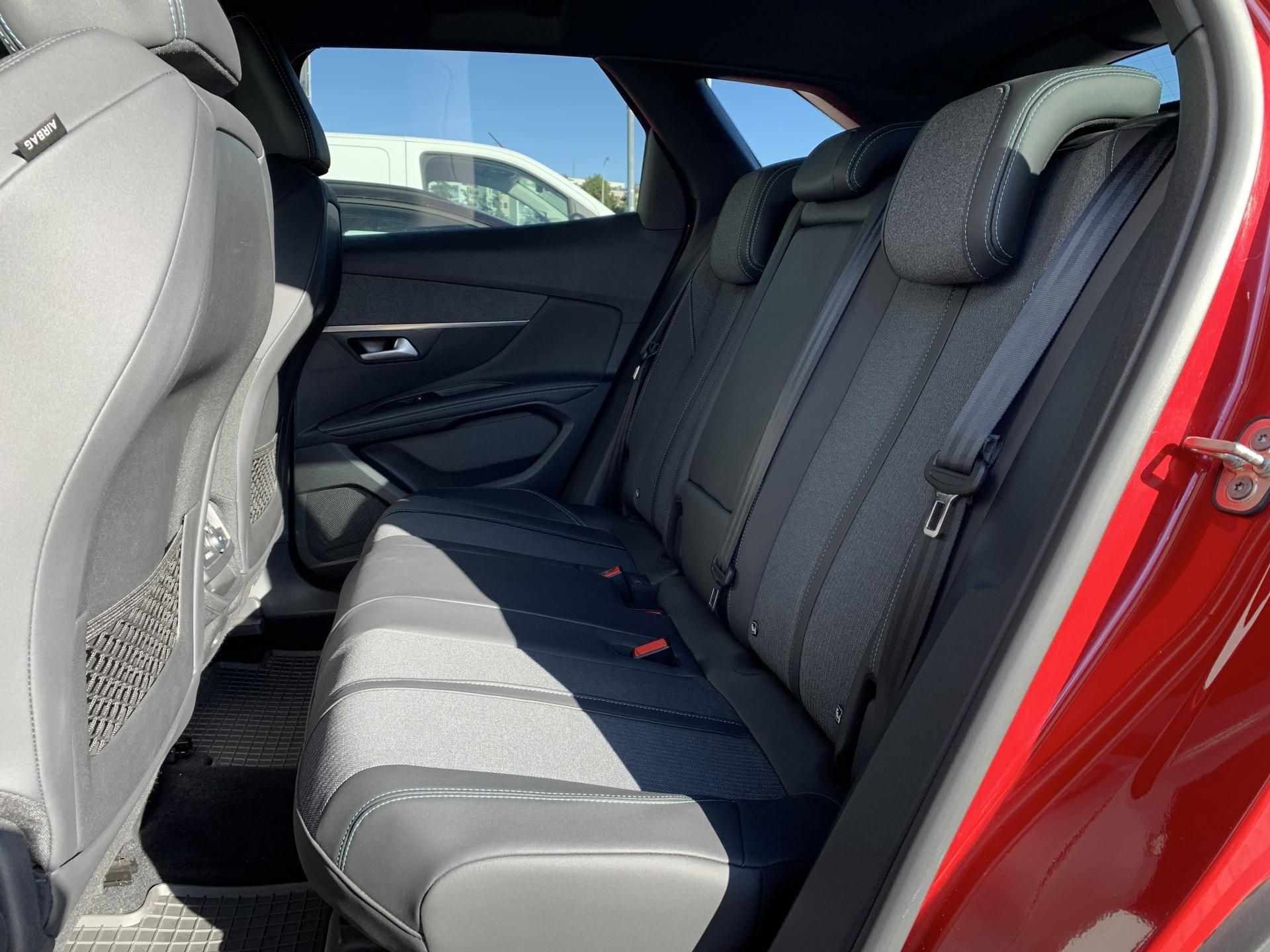 Peugeot 3008, ALLURE PACK 1.5 BHDi 96kW AT8 - fotka 6