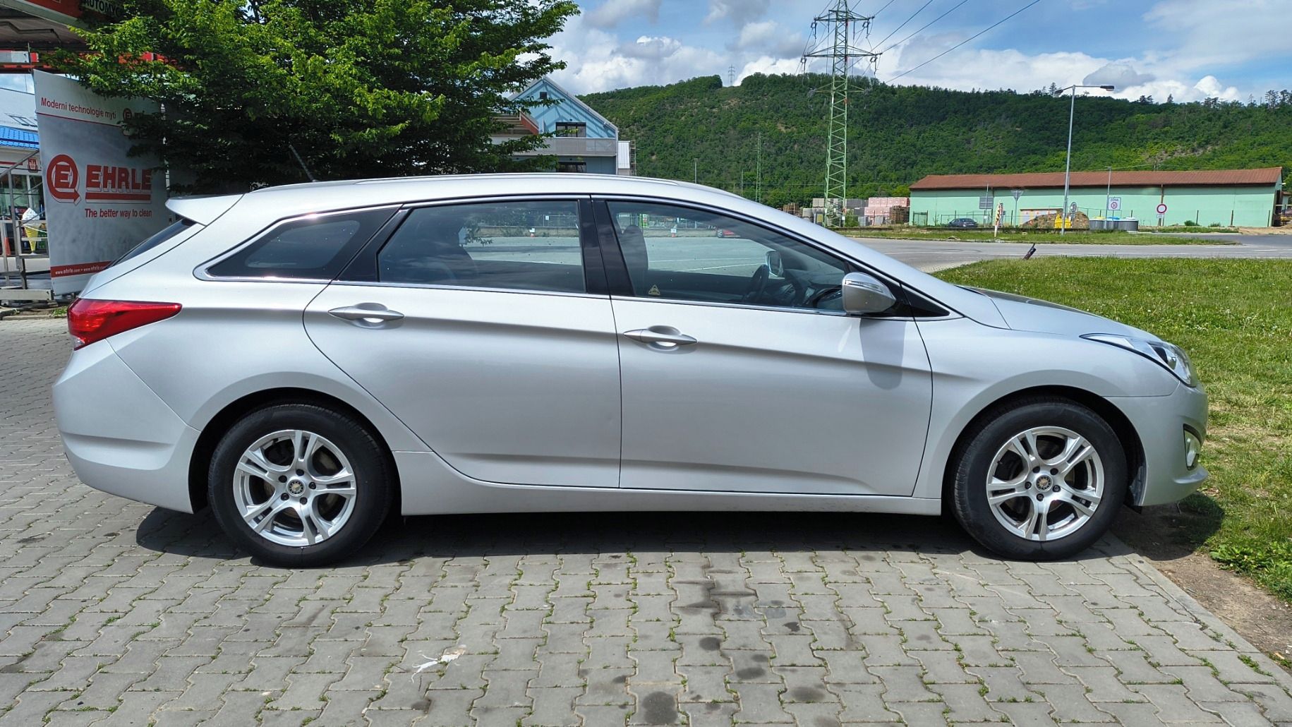 Hyundai i40, 1.6 GDI 99kW, navi+hf, tažné z - fotka 4