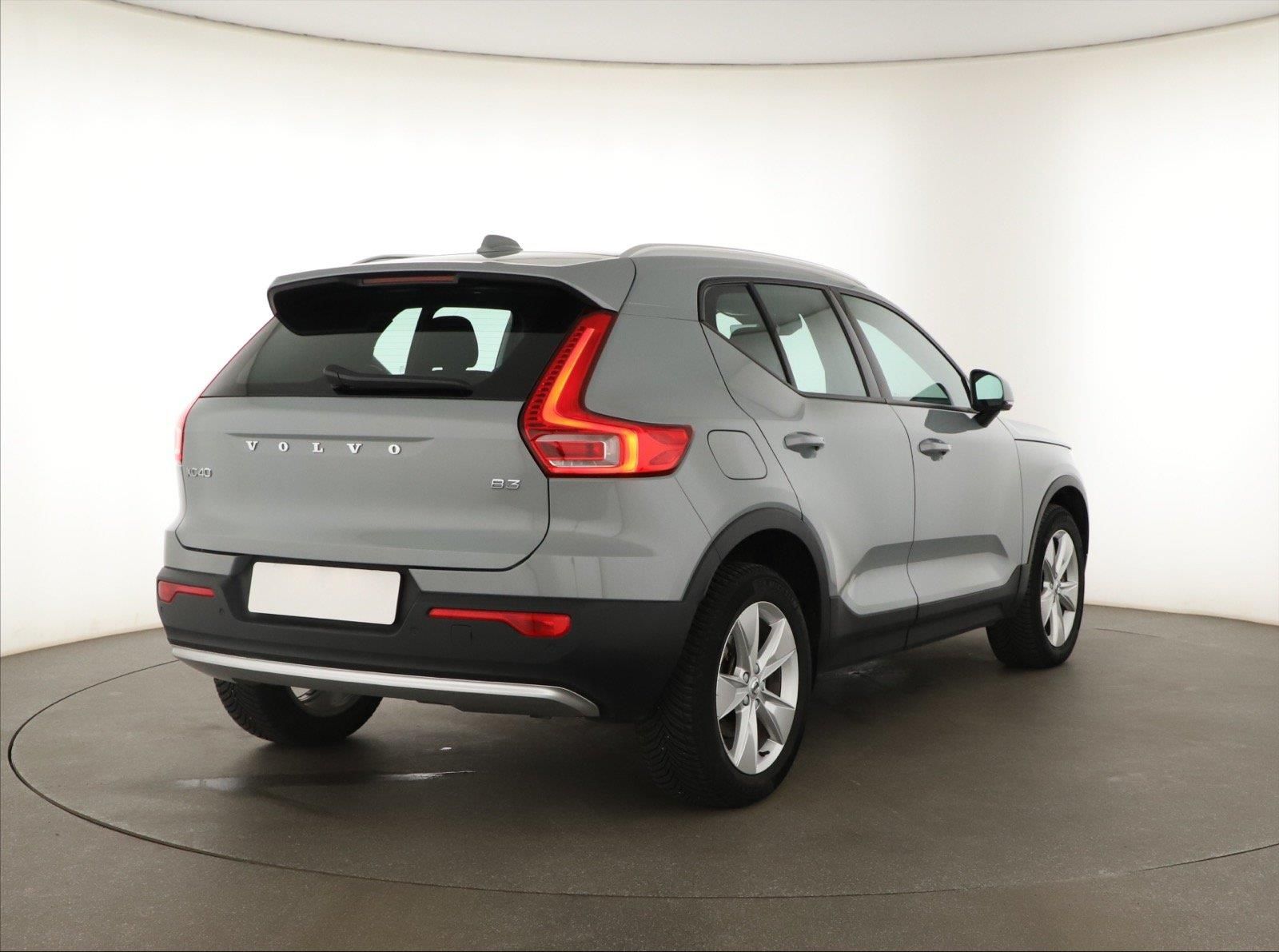 Volvo XC40, B3, Automat, 1.maj, ČR - fotka 5