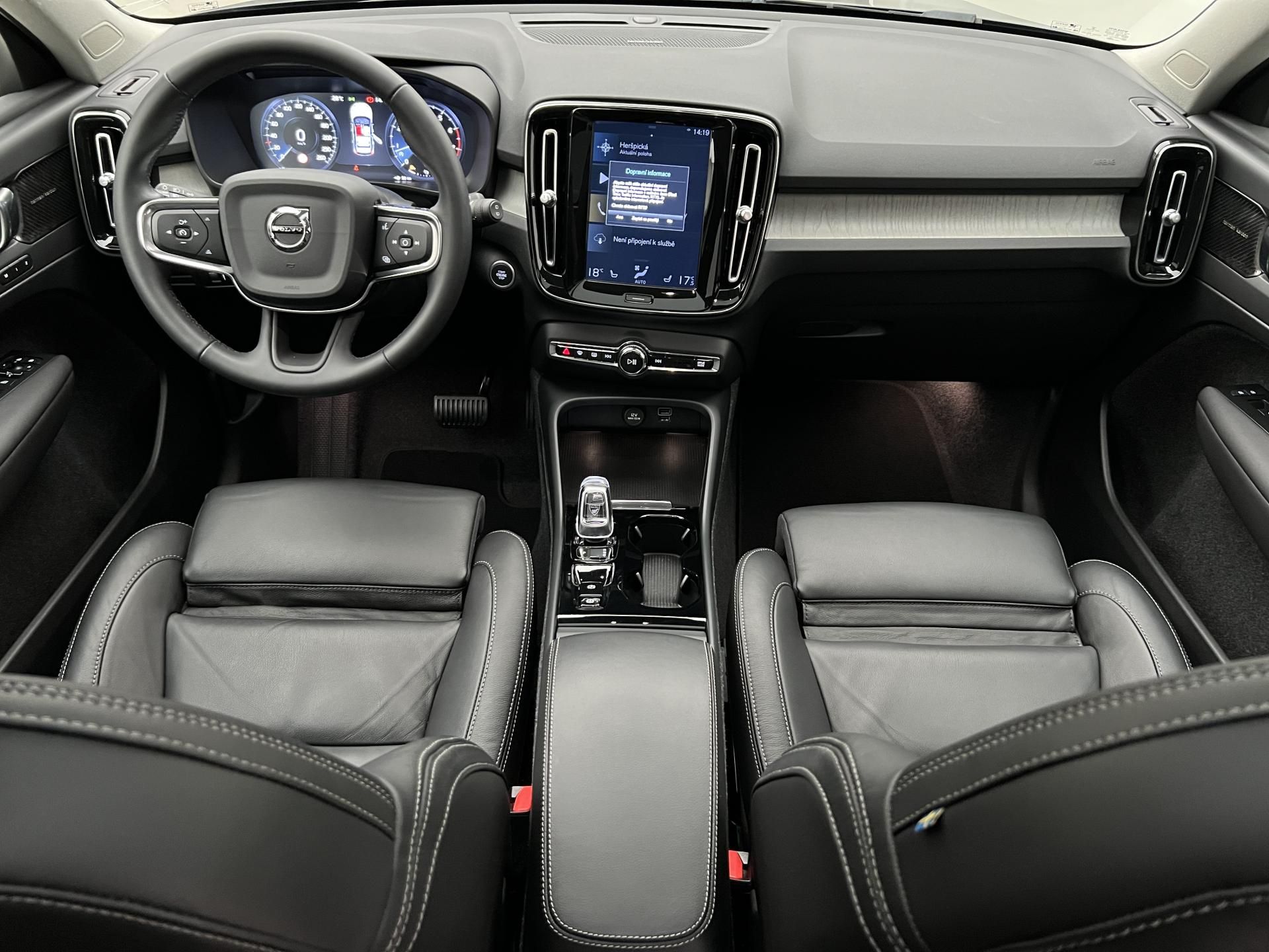 Volvo XC40, B4 AWD INSCRIPTION AUT 1.maj. - fotka 2