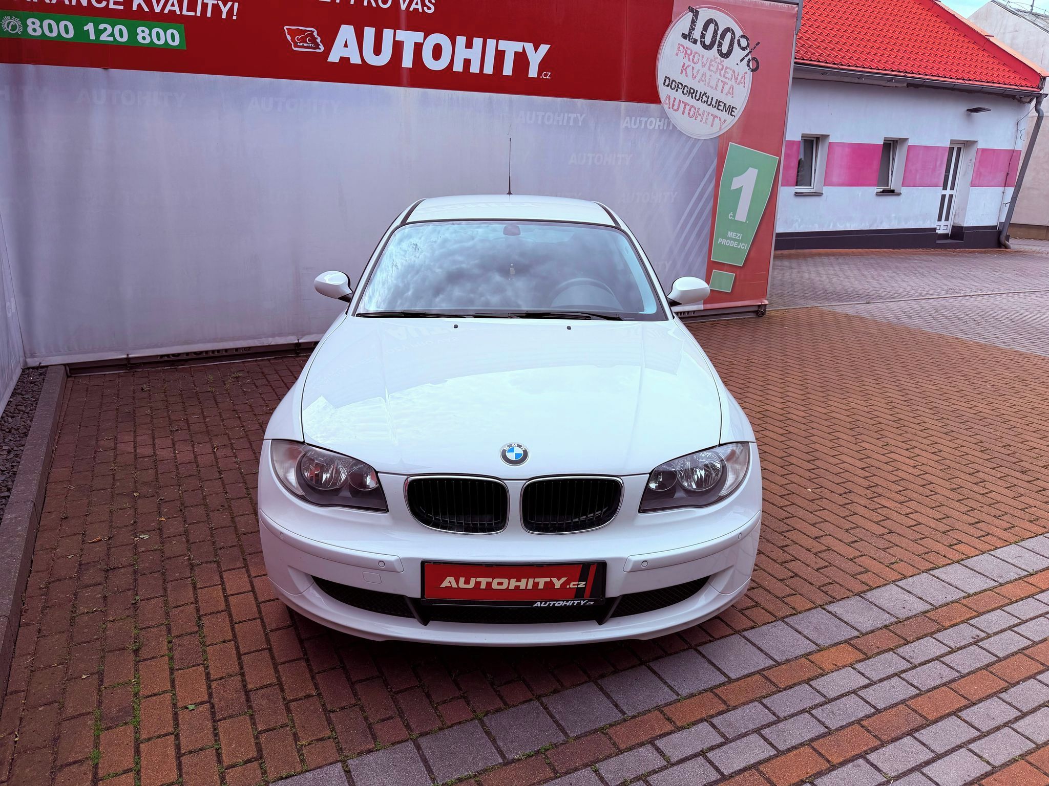 BMW Řada 1, 116i Aut., ČR - fotka 2