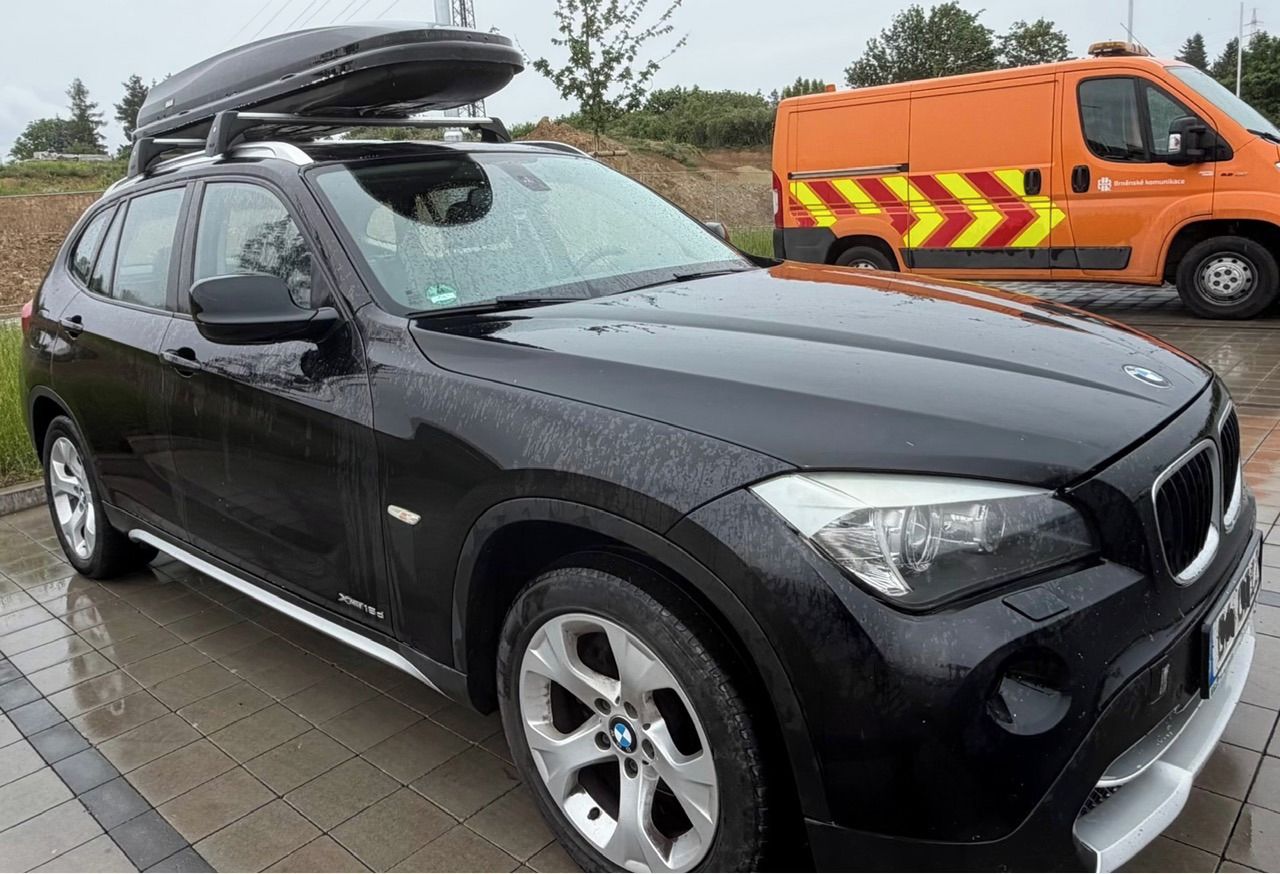 BMW X1, xDrive 4×4, manuál, tažné - fotka 2