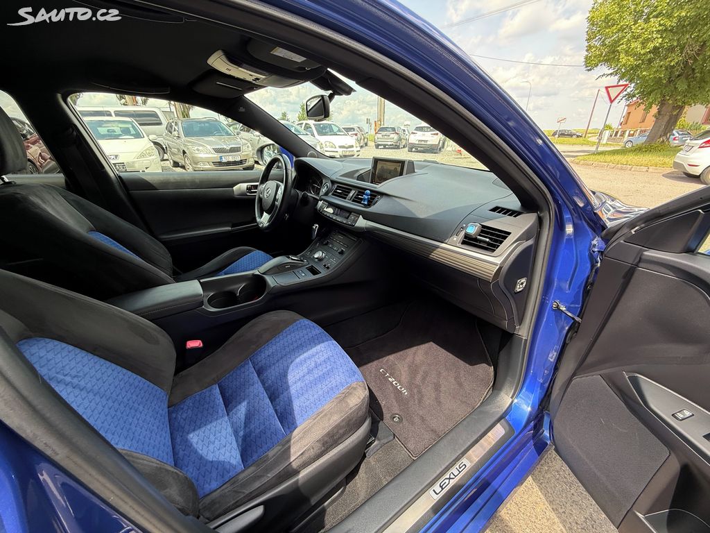 Lexus CT 200h, fotka 23
