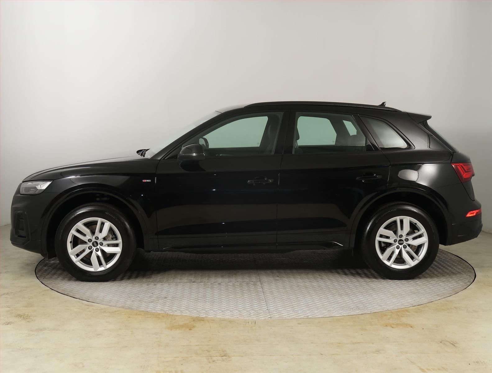 Audi Q5, 40 TDI - fotka 2
