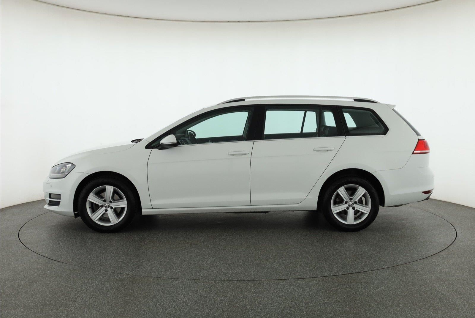 Volkswagen Golf, 1.4 TSI, Highline, ČR,1.maj - fotka 3