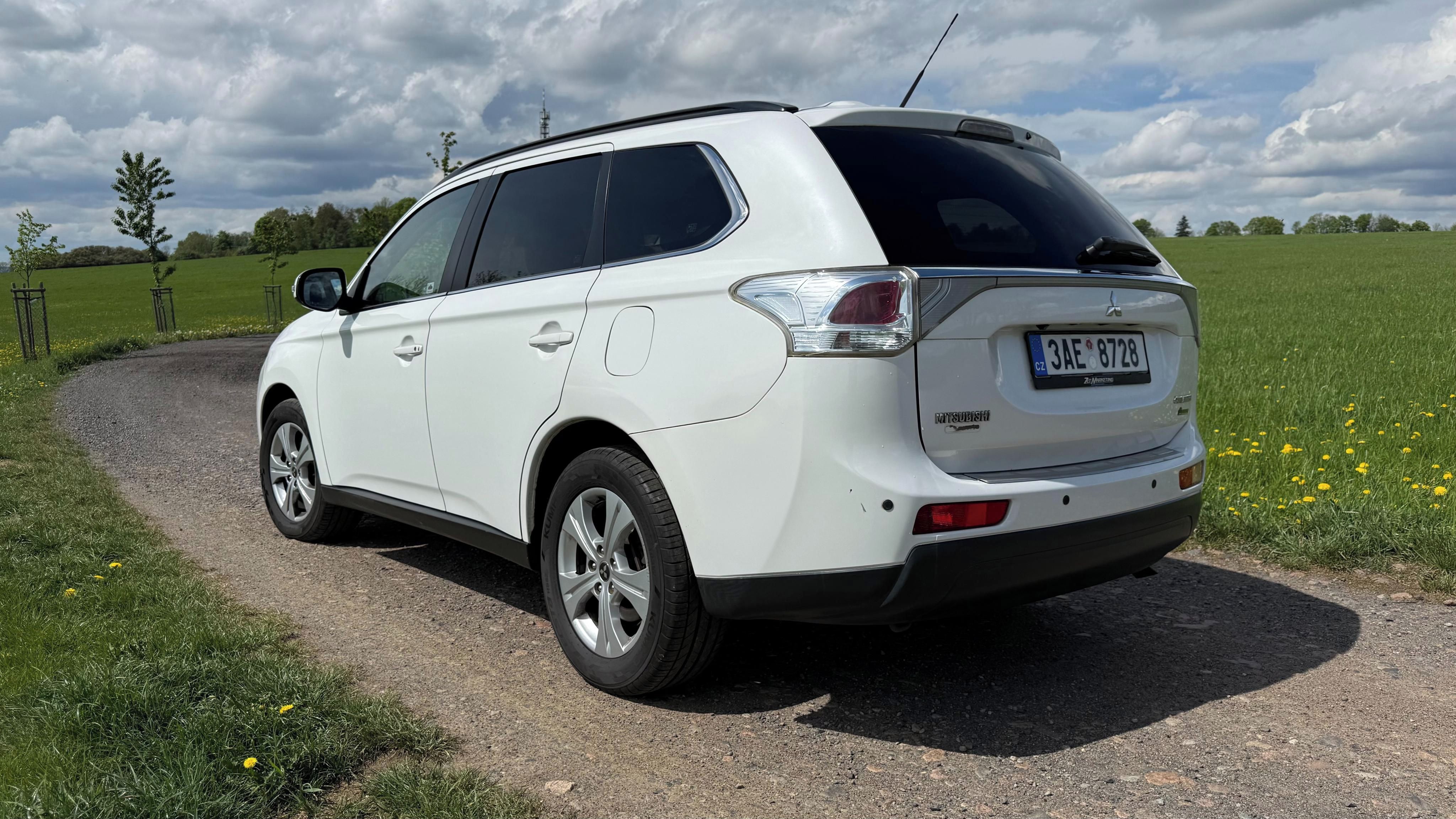 Mitsubishi Outlander, Mitsubishi Outlander 2.2 DI-D - fotka 4