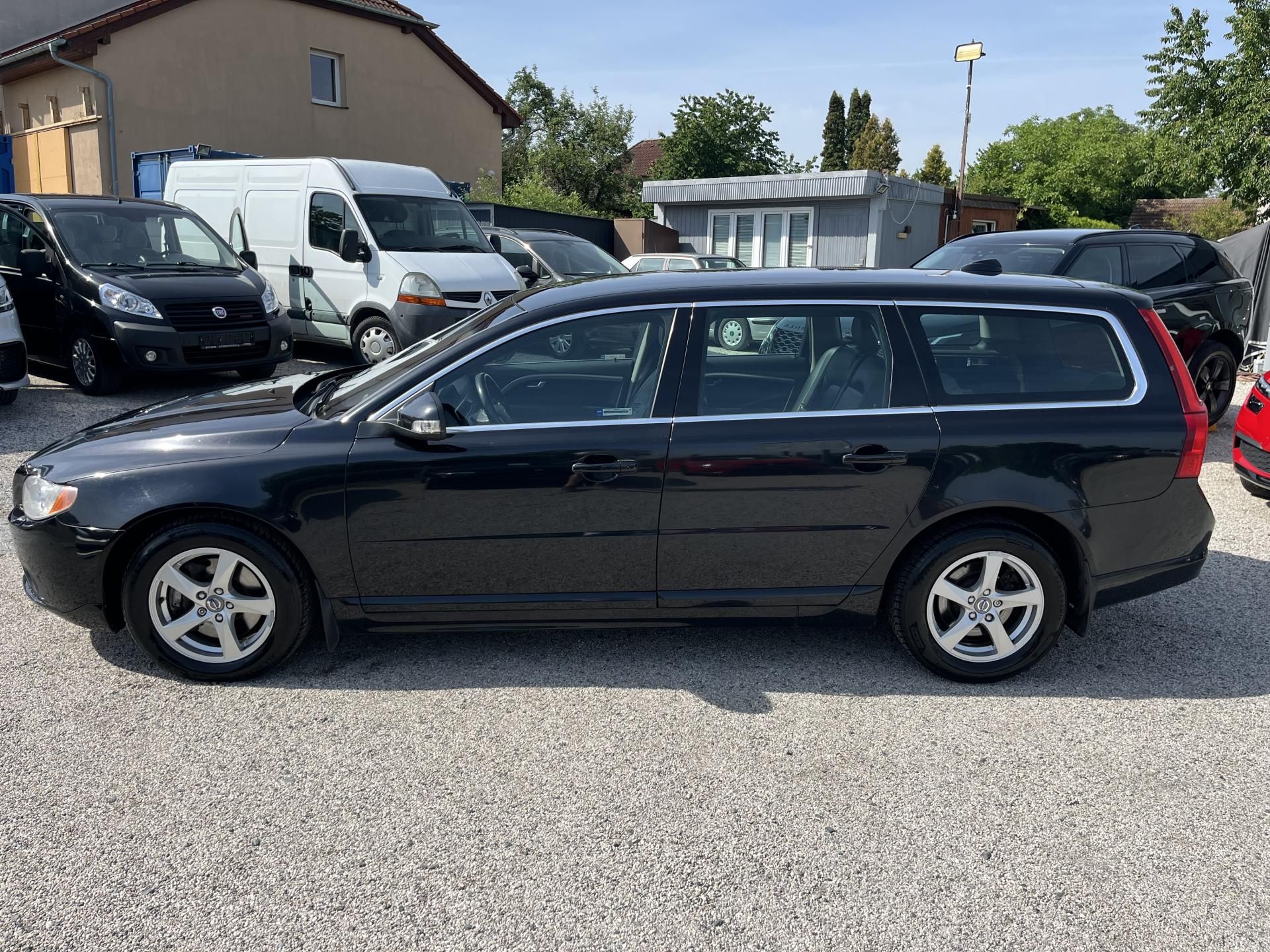 Volvo V70, 2.4D5 151KW Bohatá výbava - fotka 4