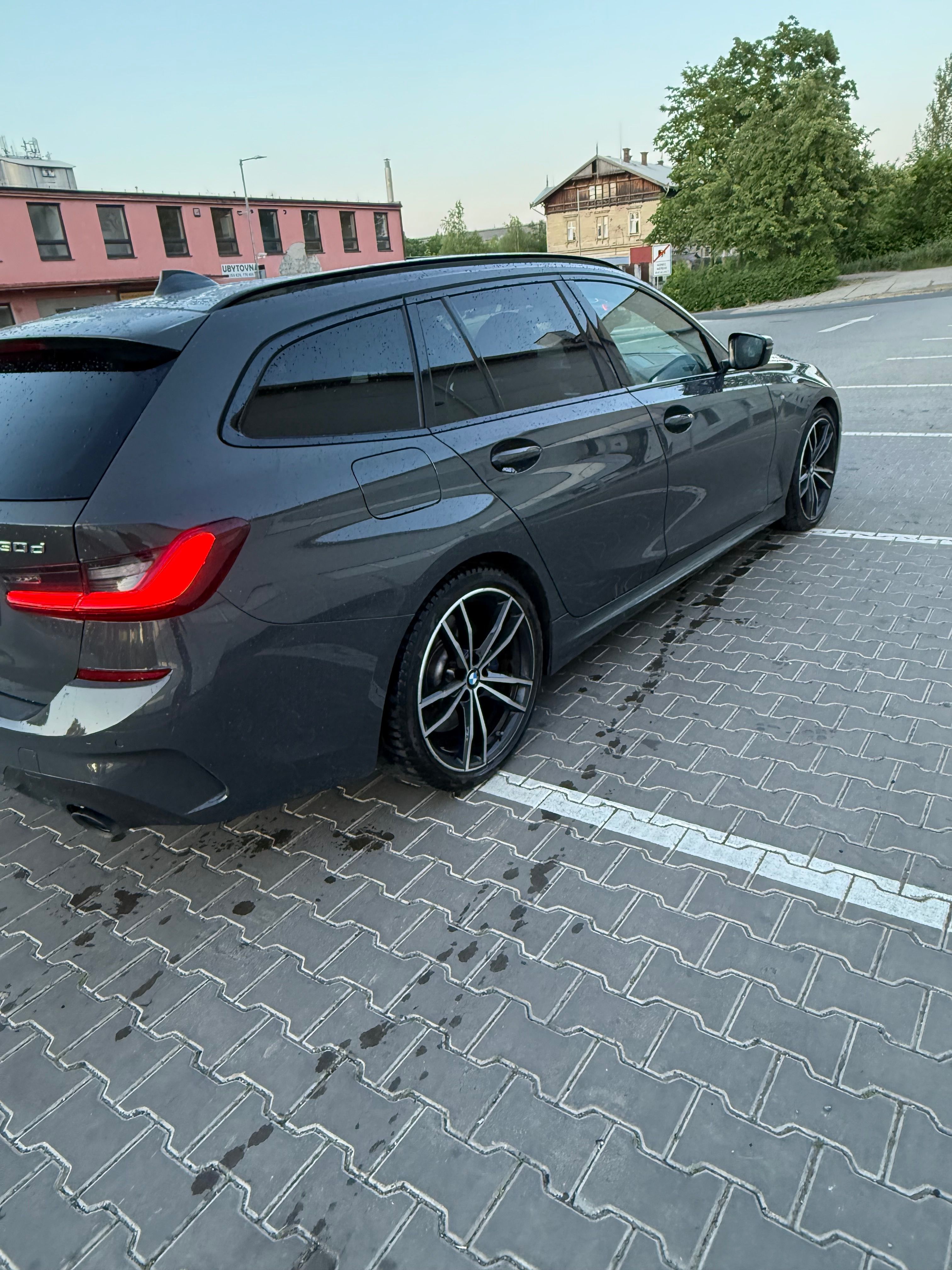 BMW Řada 3, BMW 330 D, M-Paket 210 kw - fotka 4