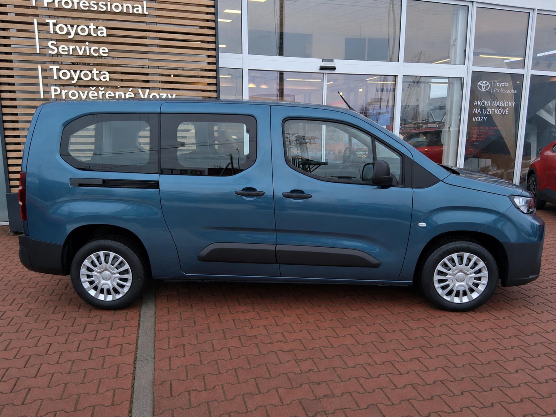 Toyota Proace City Verso, 1,5 D 100K 6 MT COMBI - fotka 6