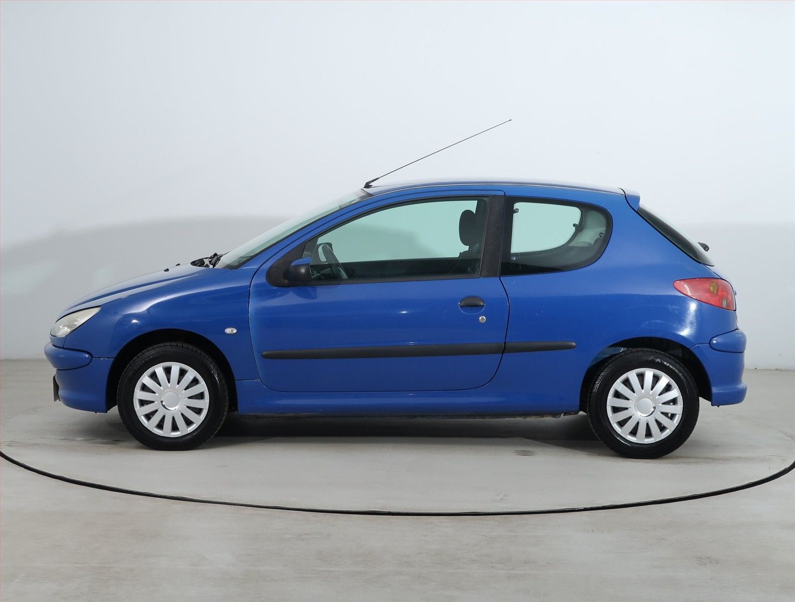 Peugeot 206, 1.4, po STK, oblíbený vůz - fotka 3