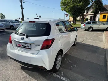 Auto 8
