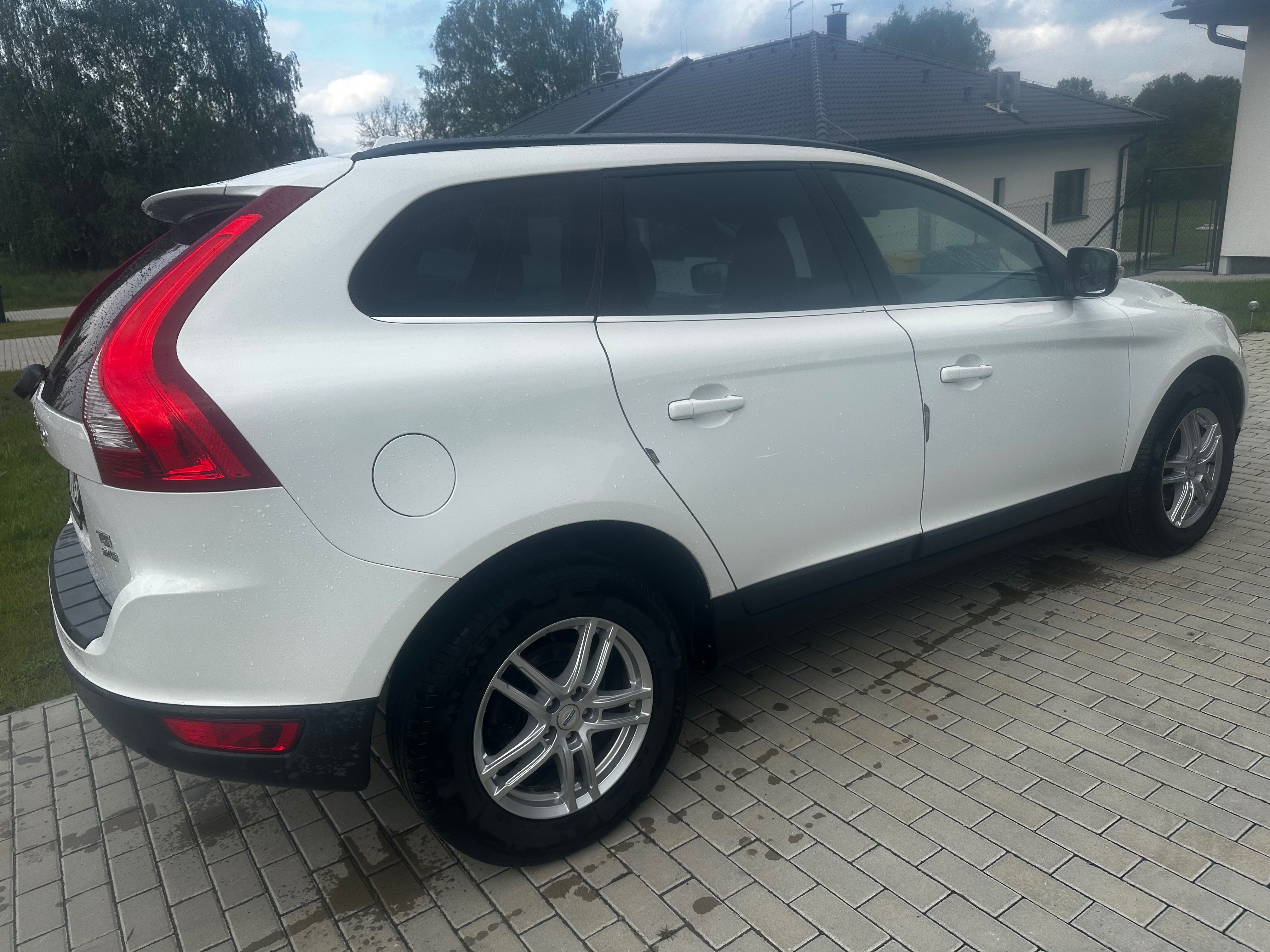 Volvo XC60, 2,4D, R-Design - fotka 5