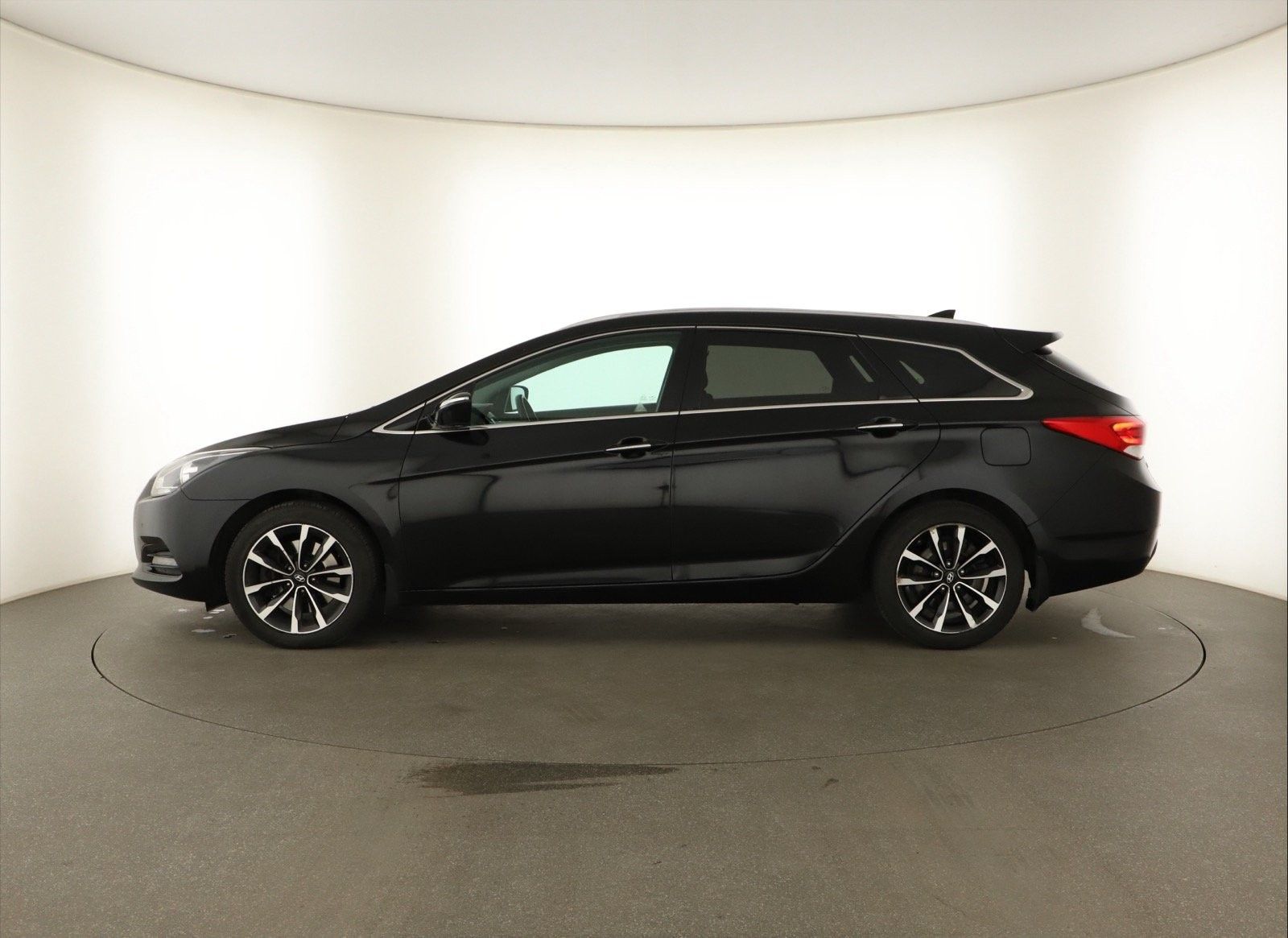 Hyundai i40, 1.7 CRDi, Serv.kniha, Navi - fotka 3
