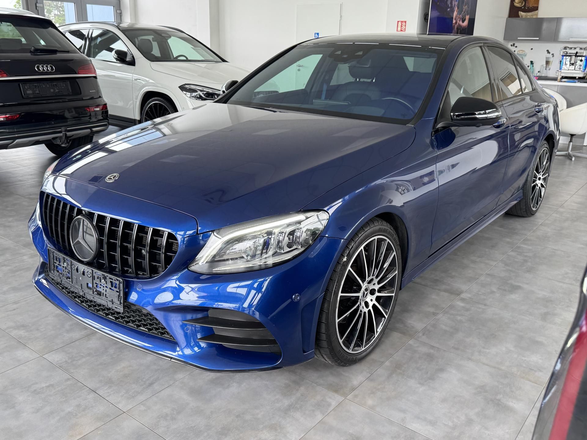 Mercedes-Benz Třídy C, C200 4M AMG LED PANORAMA - fotka 3