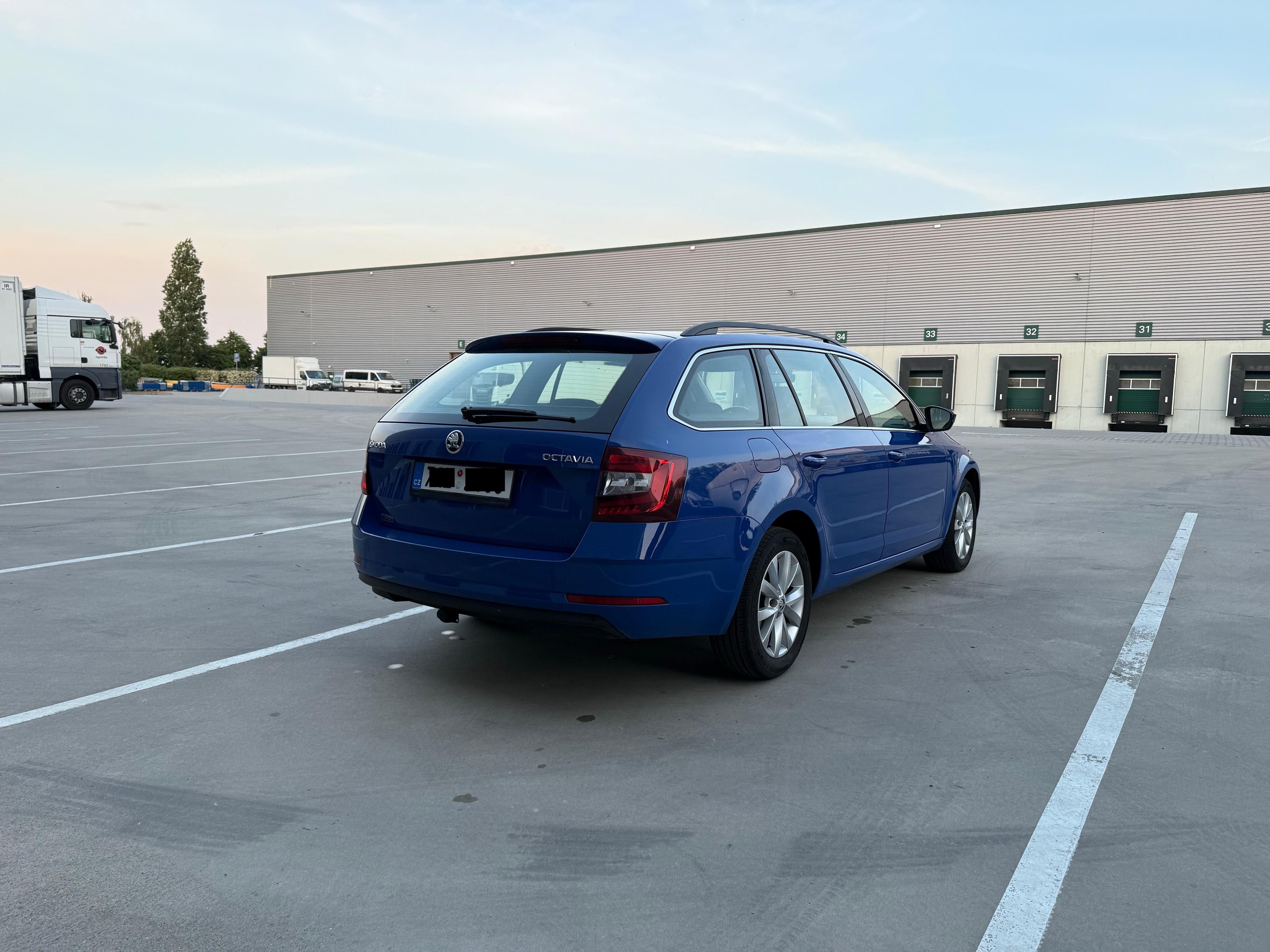 Škoda Octavia, 1.6 TDI 85 KW KOMBI STYLE PLUS - fotka 5