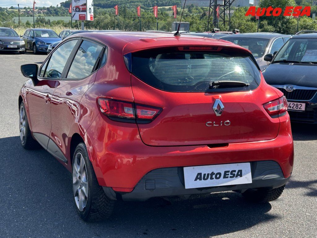 Renault Clio, 1.2i,1.maj,ČR,klimatizace - fotka 6