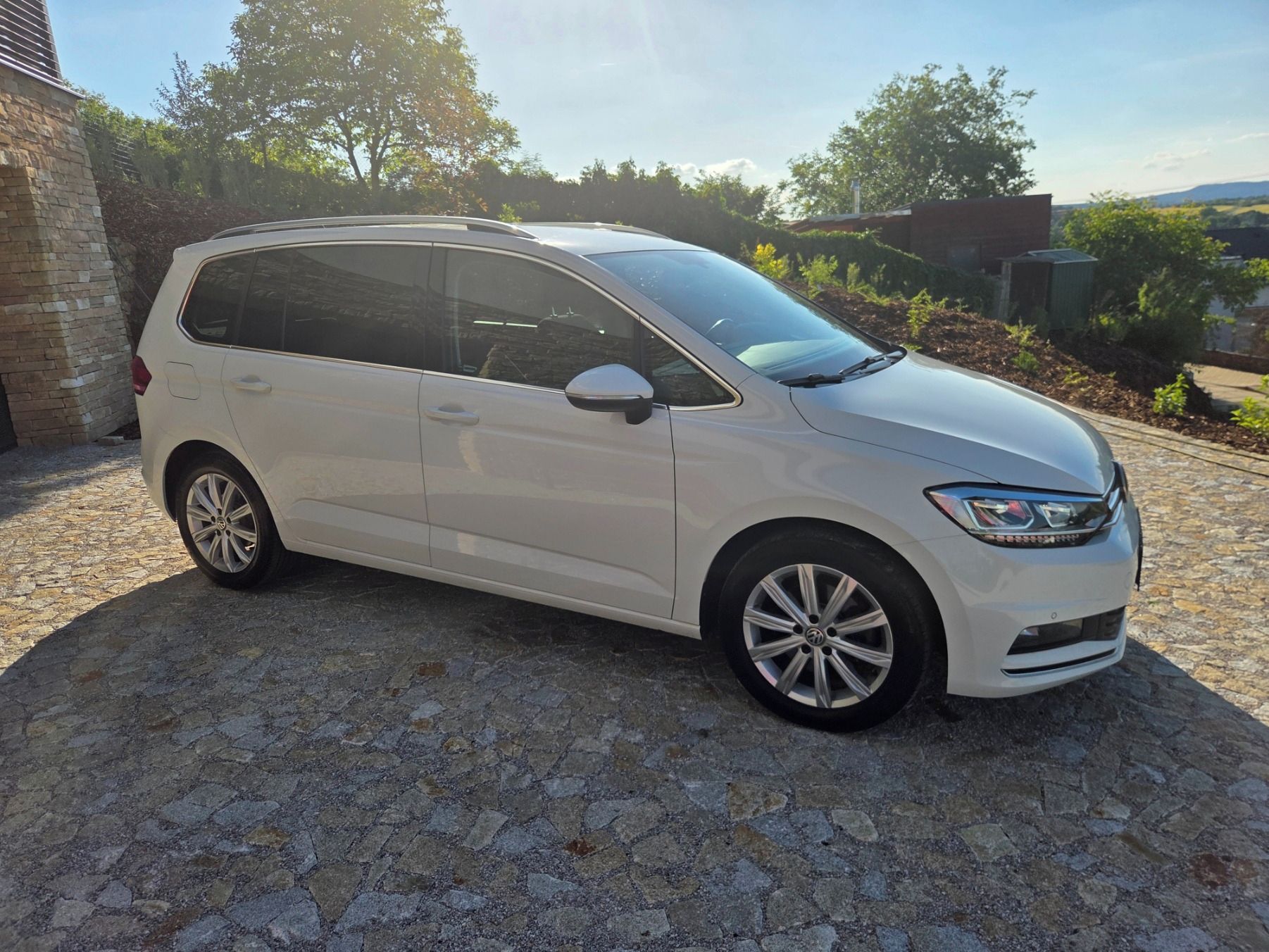 Volkswagen Touran - fotka 2