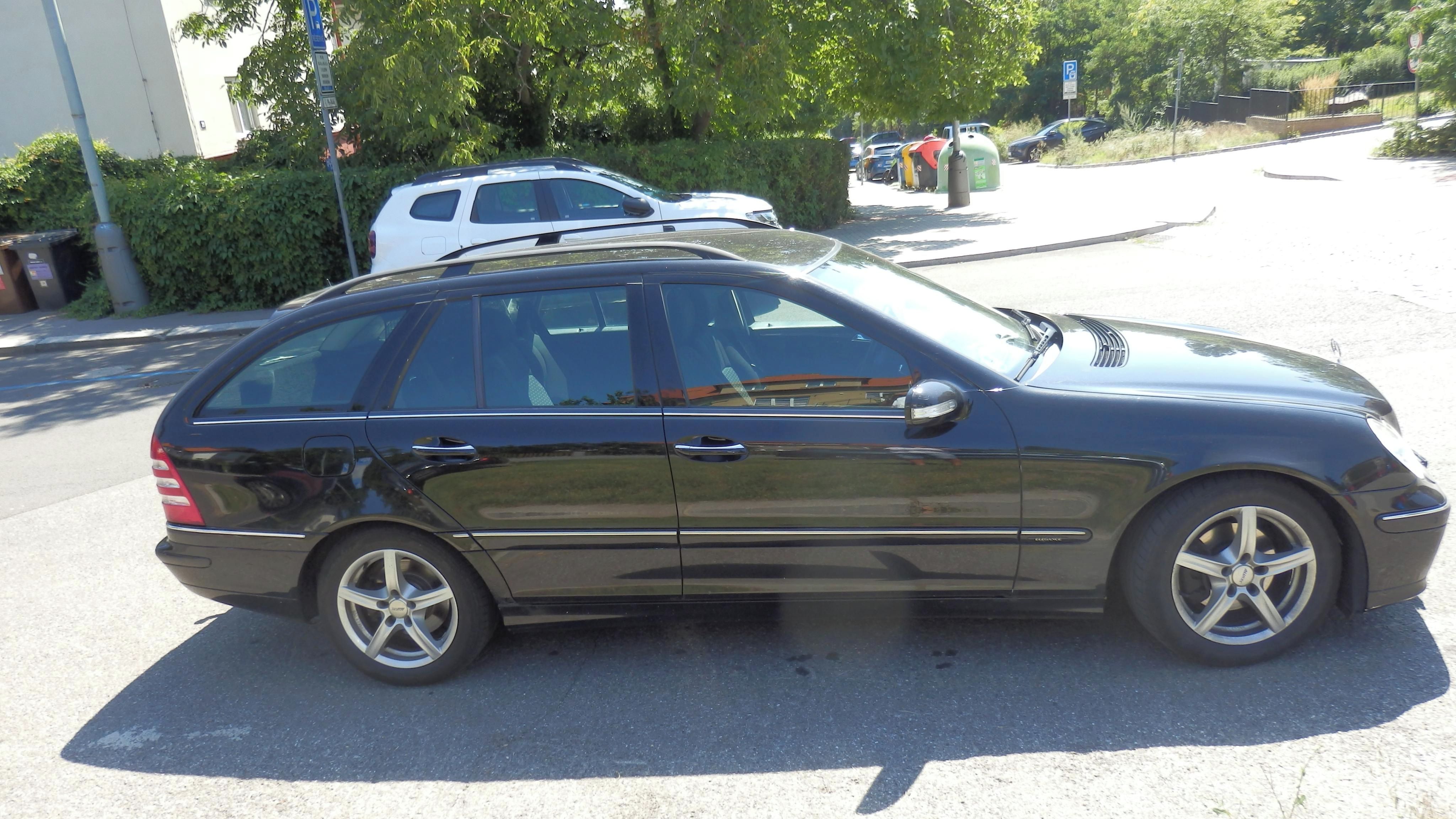 Mercedes-Benz Třídy C - fotka 4