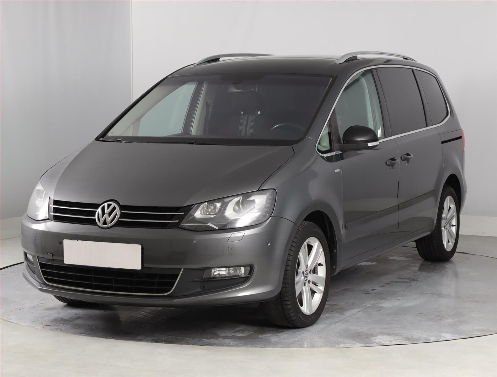Volkswagen Sharan, 2.0 TDI, Automat, Serv.kniha - fotka 2