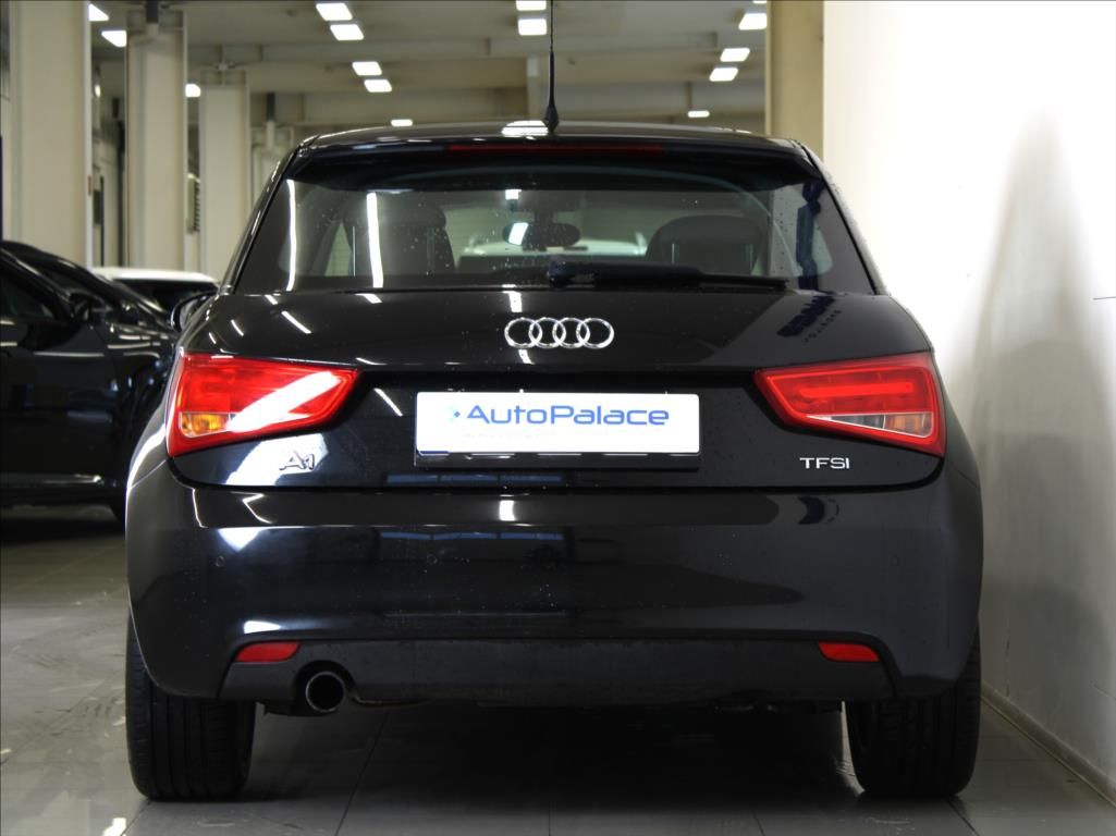 Audi A1, 1,2 TSI 63kW Navi Sport 134tkm - fotka 4