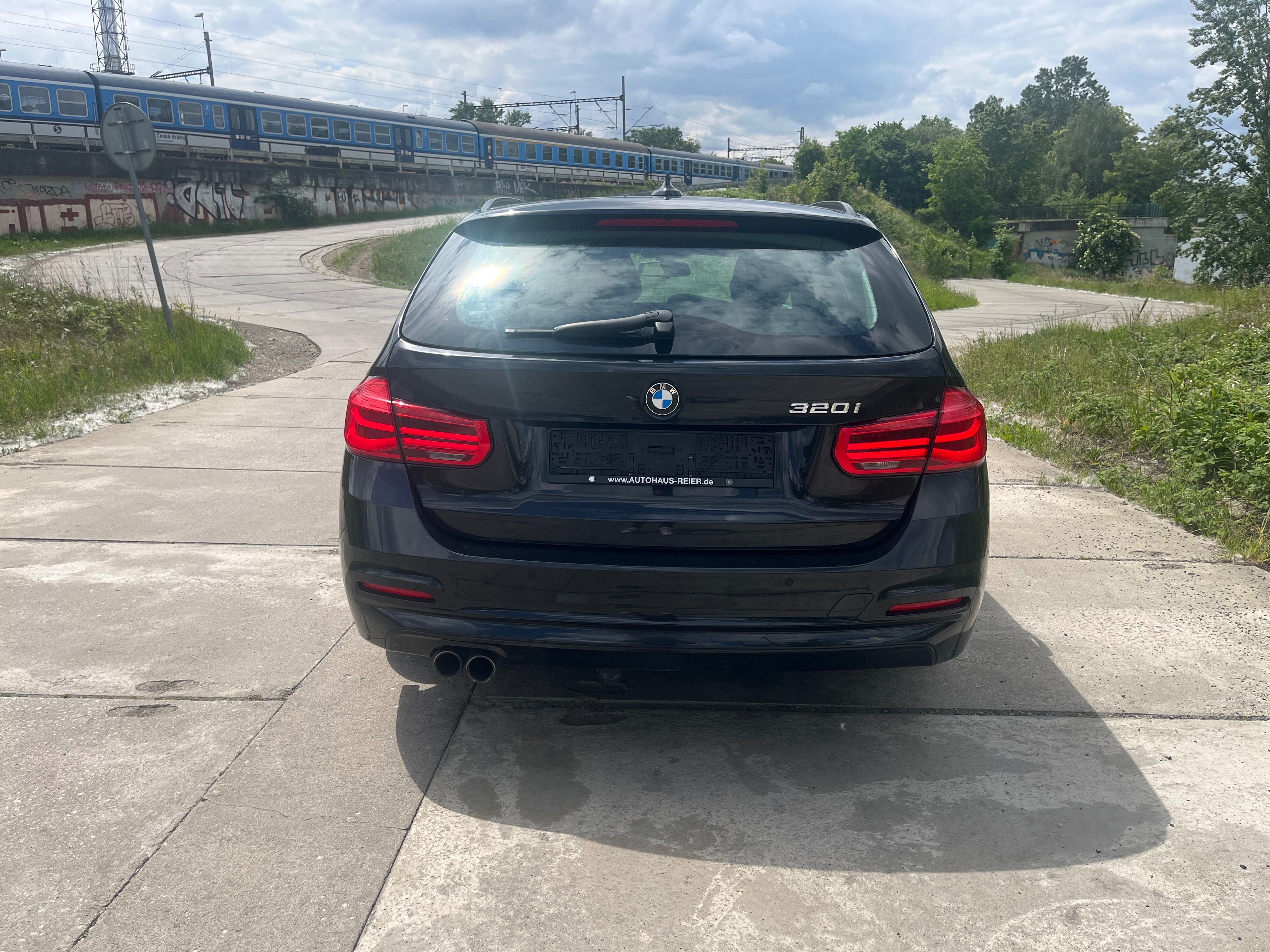 BMW Řada 3, 320i Advantage * tažné - fotka 5