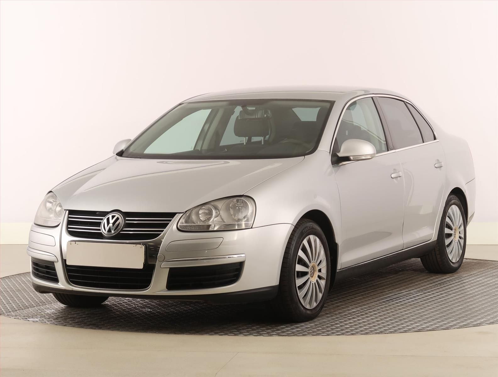 Volkswagen Jetta, 2.0 TDI, Serv.kniha, Klima - fotka 2