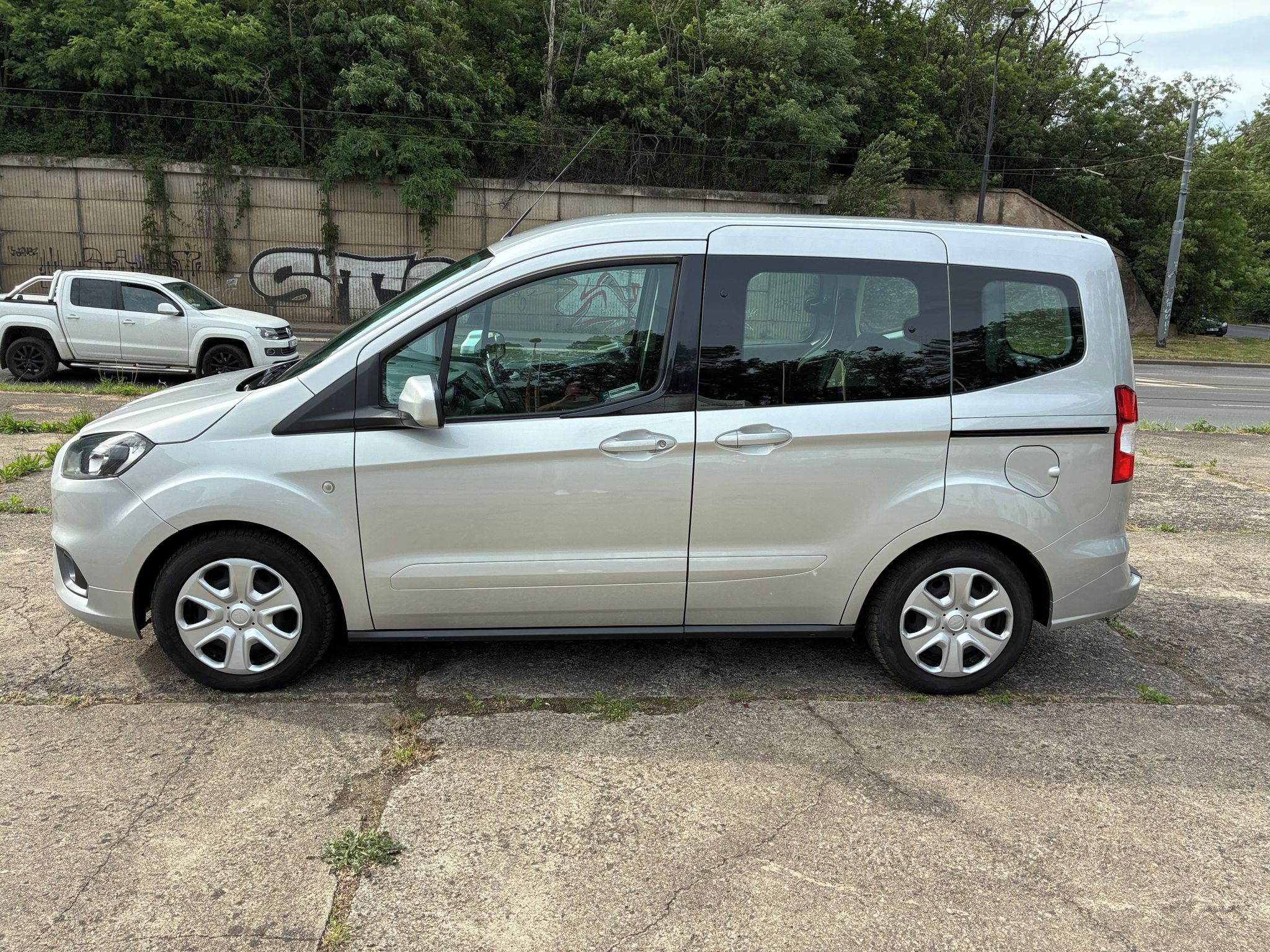 Ford Tourneo Courier, Tourneo Courier 1.5 TDCi ČR 1. - fotka 4